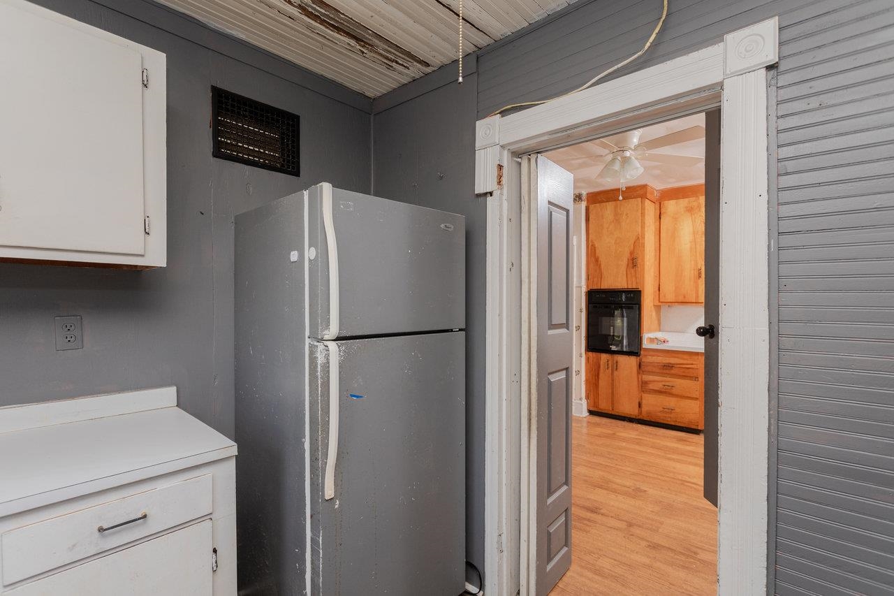 1221 KEEZLETOWN RD, WEYERS CAVE, Virginia 24486, 3 Bedrooms Bedrooms, ,1 BathroomBathrooms,Residential,1221 KEEZLETOWN RD,666733 MLS # 666733