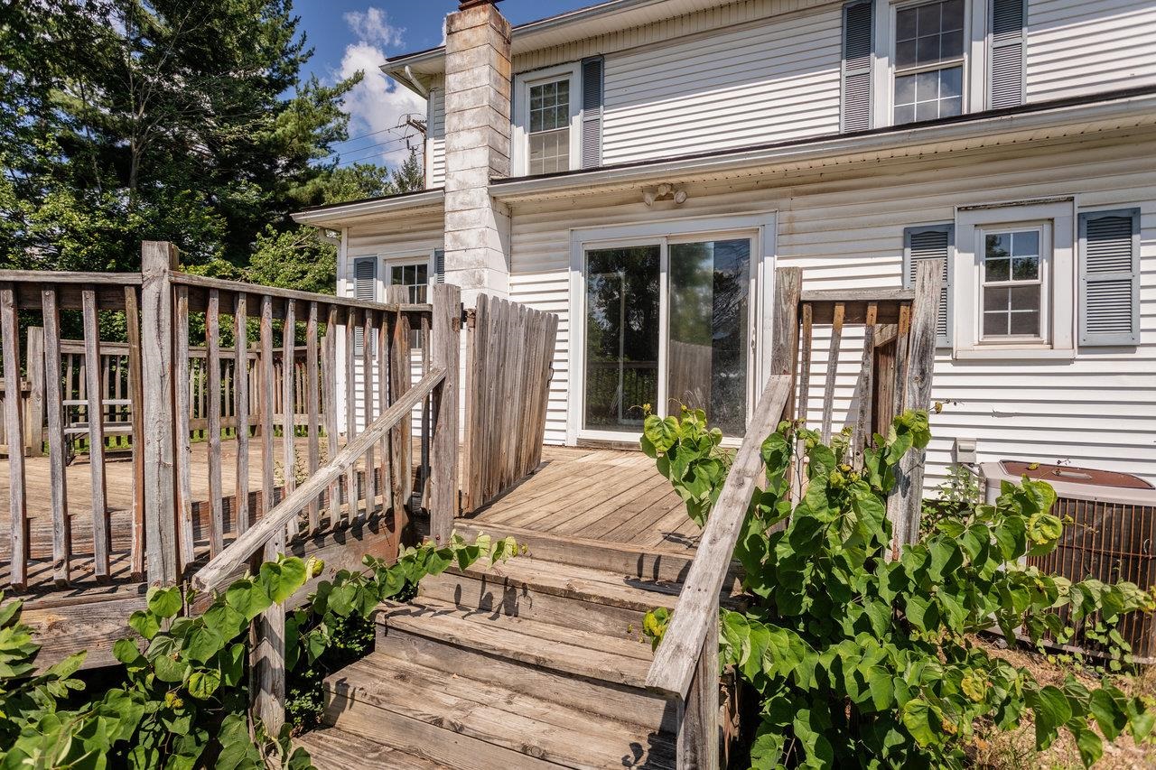 1221 KEEZLETOWN RD, WEYERS CAVE, Virginia 24486, 3 Bedrooms Bedrooms, ,1 BathroomBathrooms,Residential,1221 KEEZLETOWN RD,666733 MLS # 666733