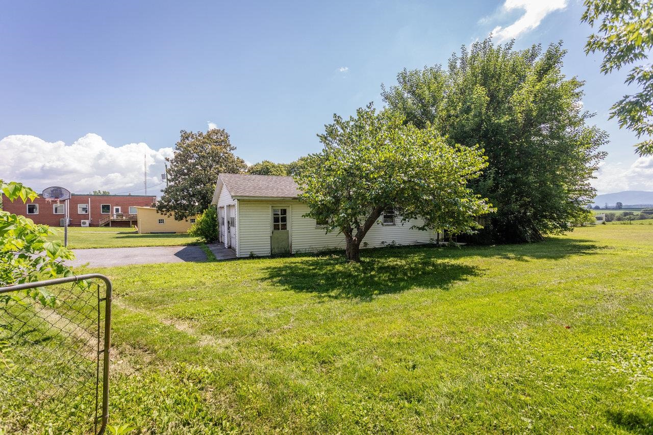 1221 KEEZLETOWN RD, WEYERS CAVE, Virginia 24486, 3 Bedrooms Bedrooms, ,1 BathroomBathrooms,Residential,1221 KEEZLETOWN RD,666733 MLS # 666733