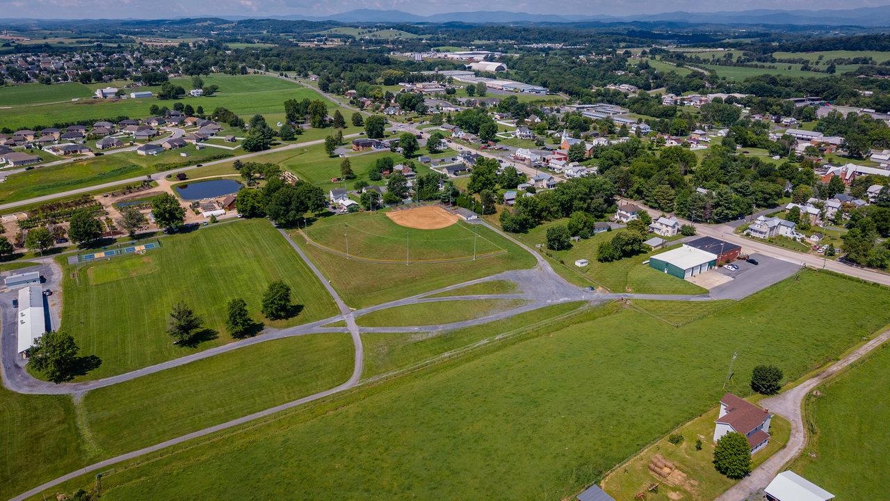 1221 KEEZLETOWN RD, WEYERS CAVE, Virginia 24486, 3 Bedrooms Bedrooms, ,1 BathroomBathrooms,Residential,1221 KEEZLETOWN RD,666733 MLS # 666733