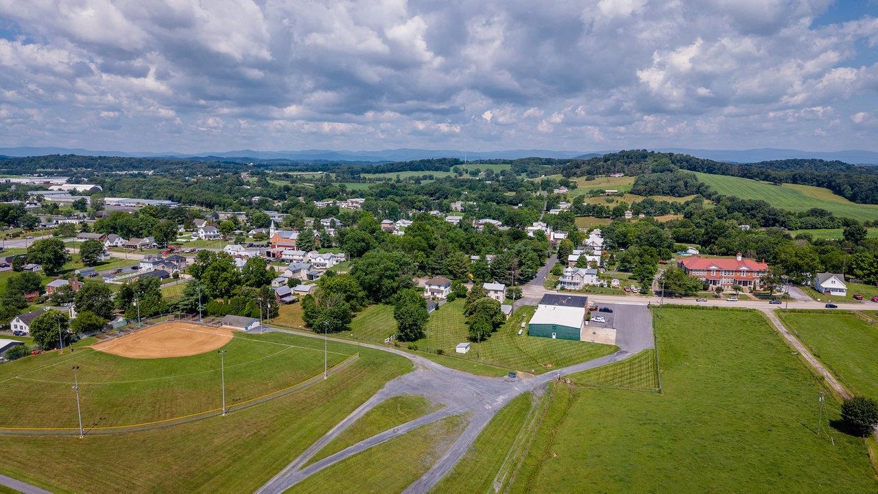 1221 KEEZLETOWN RD, WEYERS CAVE, Virginia 24486, 3 Bedrooms Bedrooms, ,1 BathroomBathrooms,Residential,1221 KEEZLETOWN RD,666733 MLS # 666733
