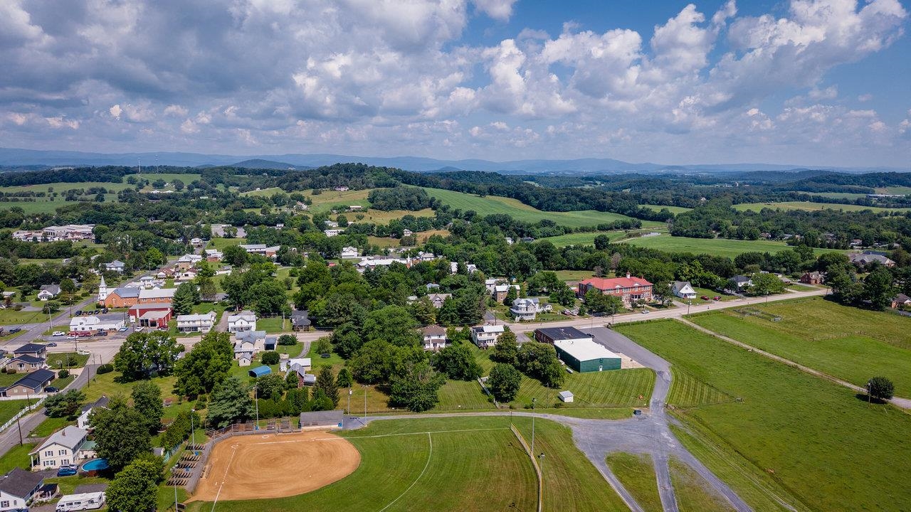 1221 KEEZLETOWN RD, WEYERS CAVE, Virginia 24486, 3 Bedrooms Bedrooms, ,1 BathroomBathrooms,Residential,1221 KEEZLETOWN RD,666733 MLS # 666733