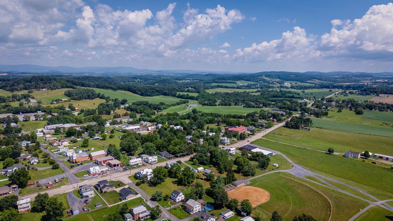 1221 KEEZLETOWN RD, WEYERS CAVE, Virginia 24486, 3 Bedrooms Bedrooms, ,1 BathroomBathrooms,Residential,1221 KEEZLETOWN RD,666733 MLS # 666733