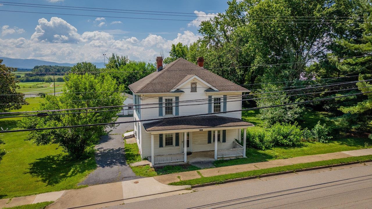 1221 KEEZLETOWN RD, WEYERS CAVE, Virginia 24486, 3 Bedrooms Bedrooms, ,1 BathroomBathrooms,Residential,1221 KEEZLETOWN RD,666733 MLS # 666733