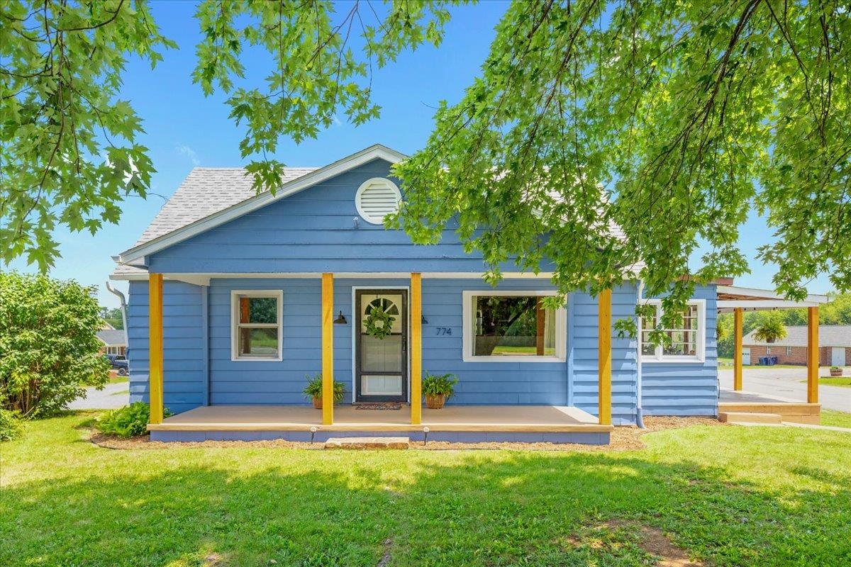 774 W MAIN ST, STANLEY, Virginia 22851, 3 Bedrooms Bedrooms, ,1 BathroomBathrooms,Residential,774 W MAIN ST,666734 MLS # 666734