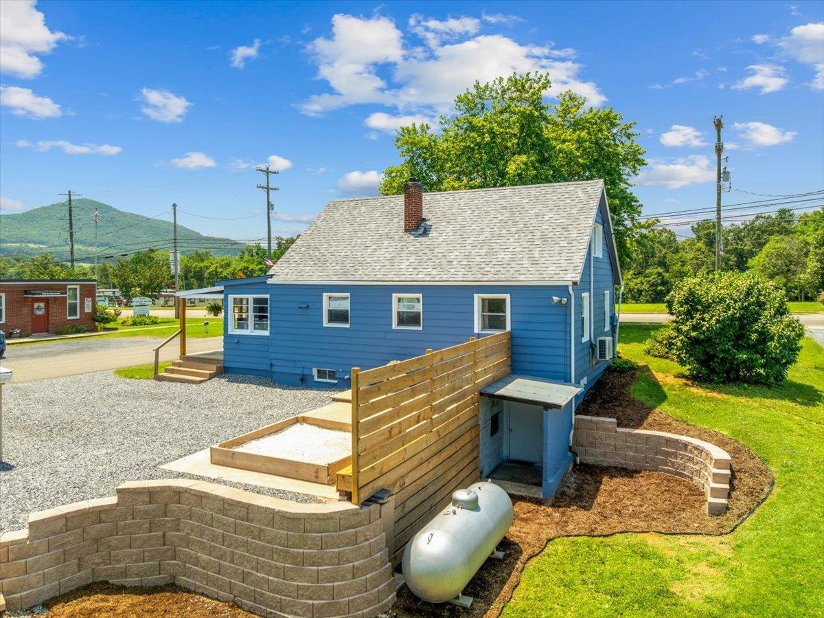 774 W MAIN ST, STANLEY, Virginia 22851, 3 Bedrooms Bedrooms, ,1 BathroomBathrooms,Residential,774 W MAIN ST,666734 MLS # 666734