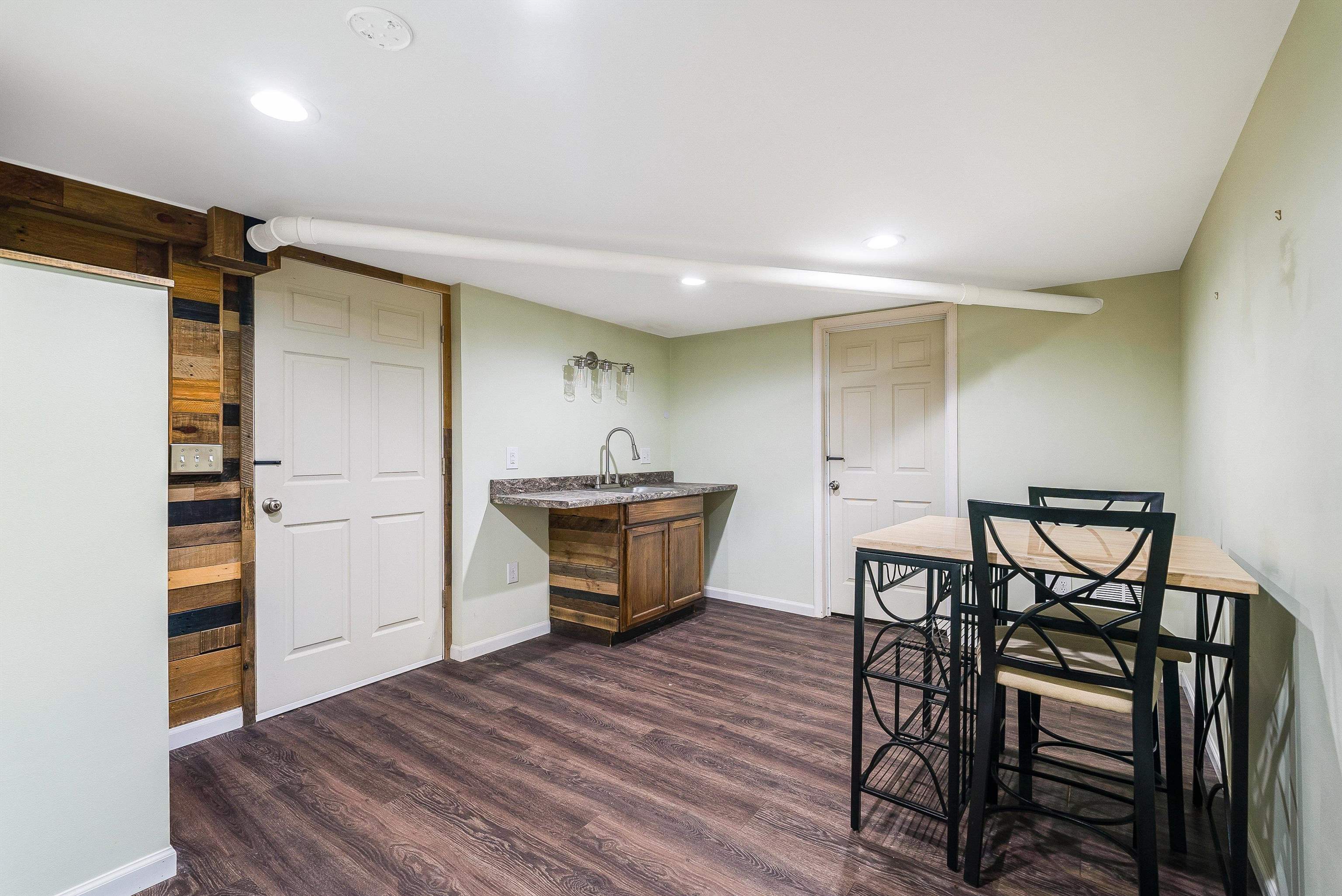 1819 MOFFETT BRANCH RD, CHURCHVILLE, Virginia 24421, 4 Bedrooms Bedrooms, ,2 BathroomsBathrooms,Residential,1819 MOFFETT BRANCH RD,666741 MLS # 666741
