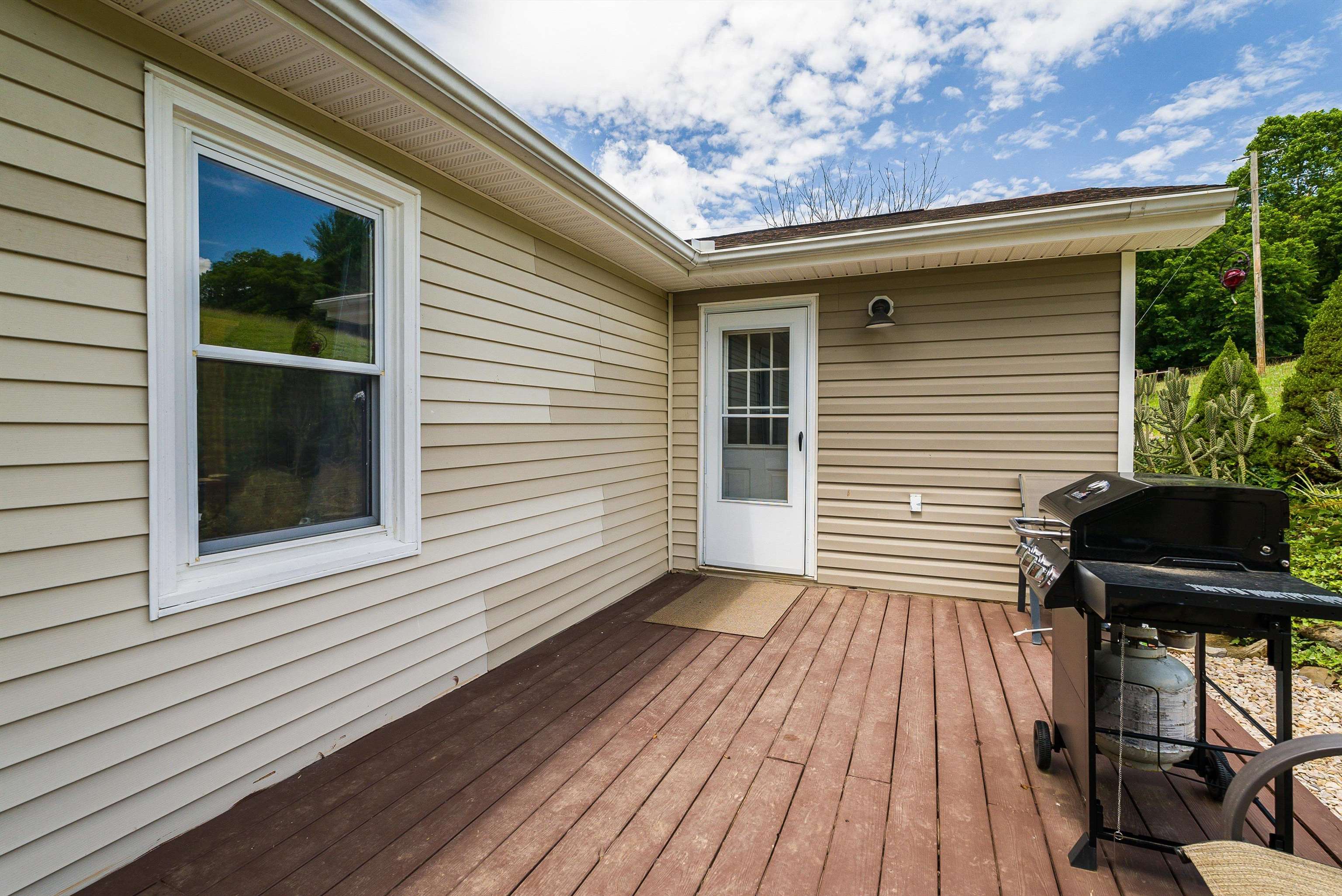1819 MOFFETT BRANCH RD, CHURCHVILLE, Virginia 24421, 4 Bedrooms Bedrooms, ,2 BathroomsBathrooms,Residential,1819 MOFFETT BRANCH RD,666741 MLS # 666741