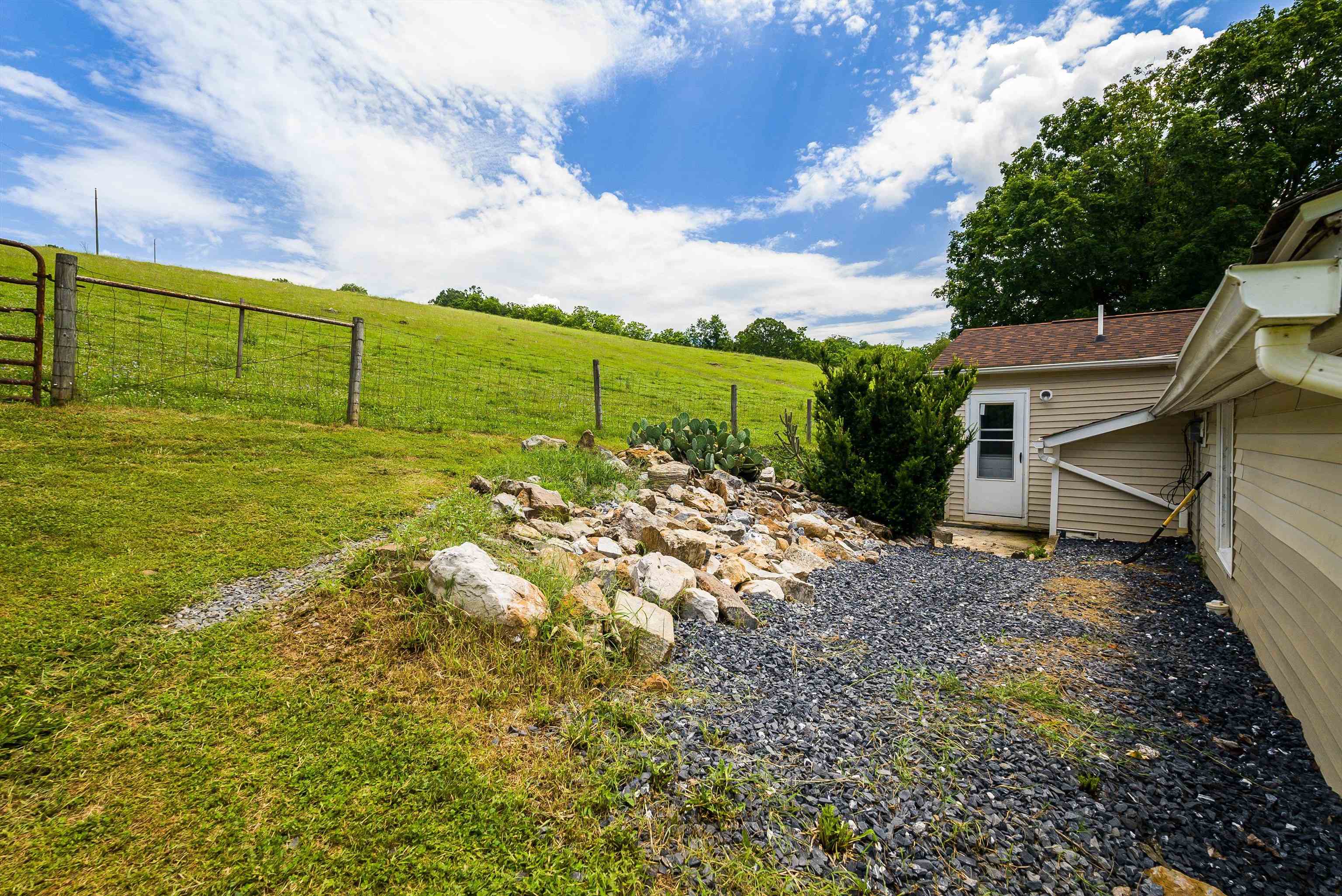 1819 MOFFETT BRANCH RD, CHURCHVILLE, Virginia 24421, 4 Bedrooms Bedrooms, ,2 BathroomsBathrooms,Residential,1819 MOFFETT BRANCH RD,666741 MLS # 666741