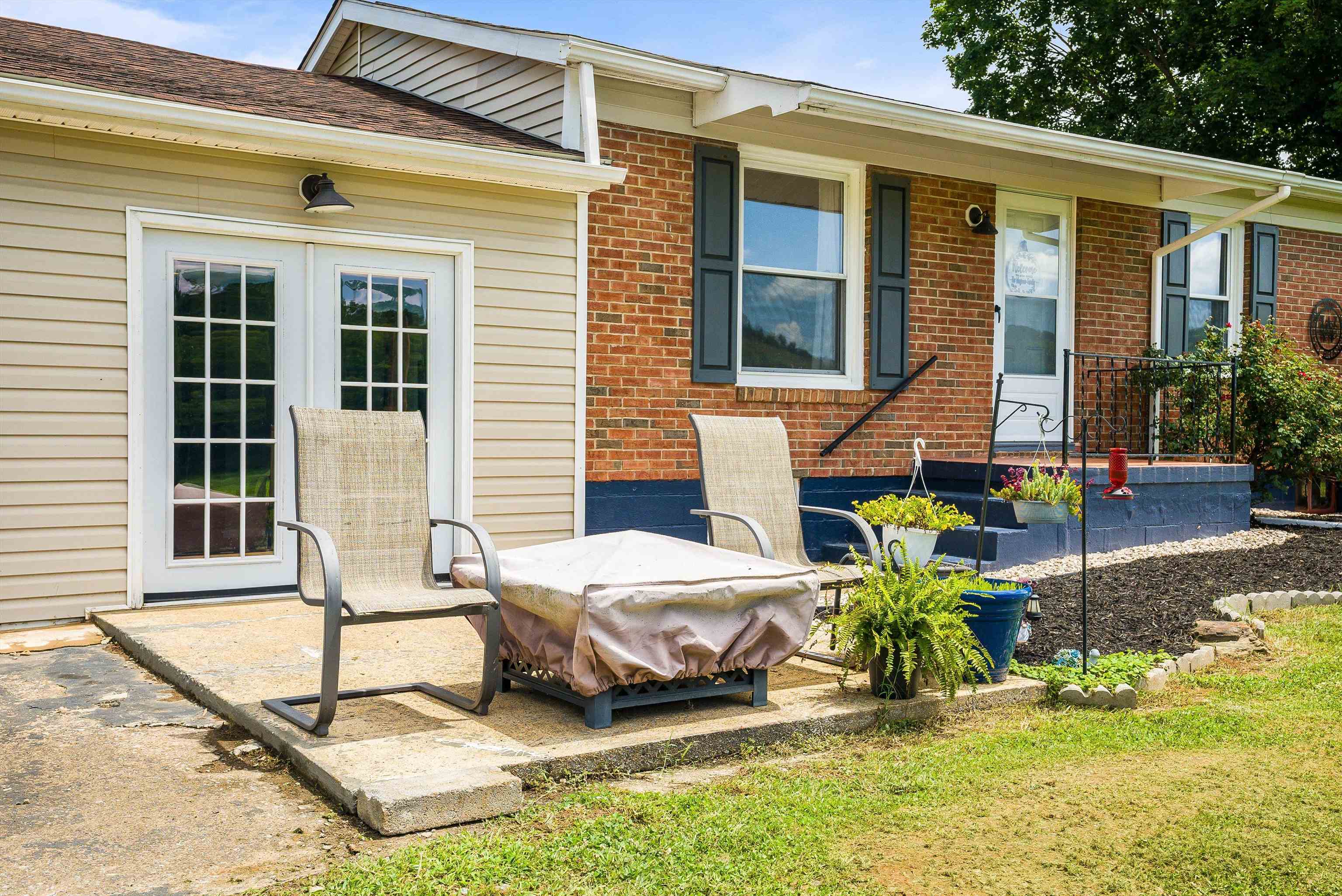 1819 MOFFETT BRANCH RD, CHURCHVILLE, Virginia 24421, 4 Bedrooms Bedrooms, ,2 BathroomsBathrooms,Residential,1819 MOFFETT BRANCH RD,666741 MLS # 666741