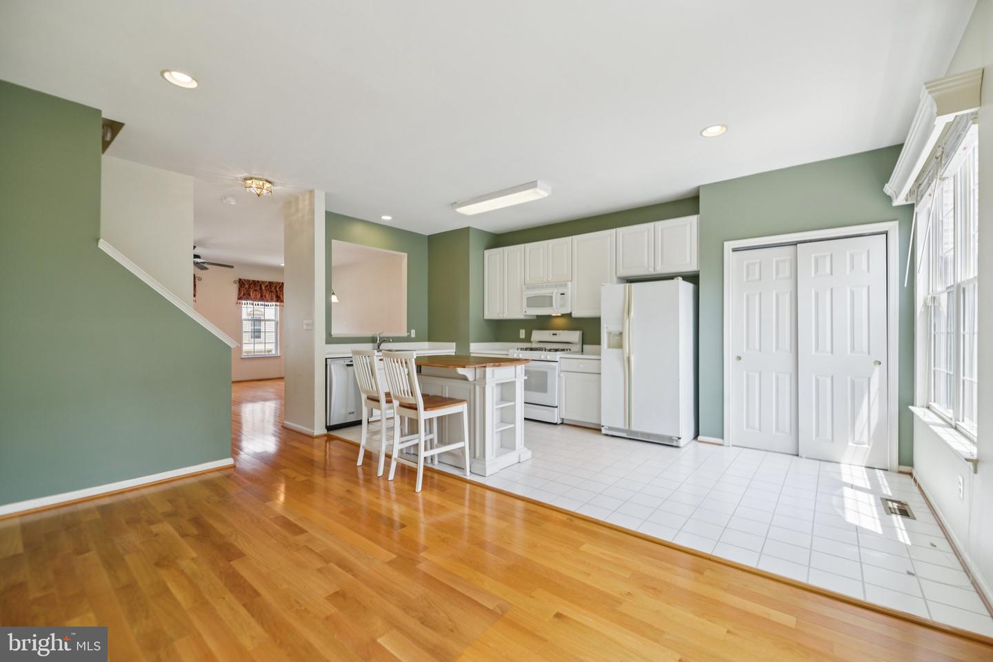45507 TRAIL RUN TER, STERLING, Virginia 20164, 3 Bedrooms Bedrooms, ,2 BathroomsBathrooms,Residential,For sale,45507 TRAIL RUN TER,VALO2097666 MLS # VALO2097666