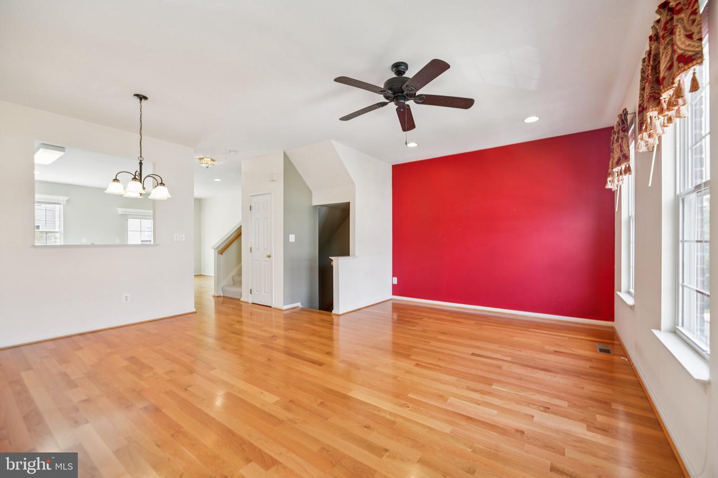 45507 TRAIL RUN TER, STERLING, Virginia 20164, 3 Bedrooms Bedrooms, ,2 BathroomsBathrooms,Residential,For sale,45507 TRAIL RUN TER,VALO2097666 MLS # VALO2097666