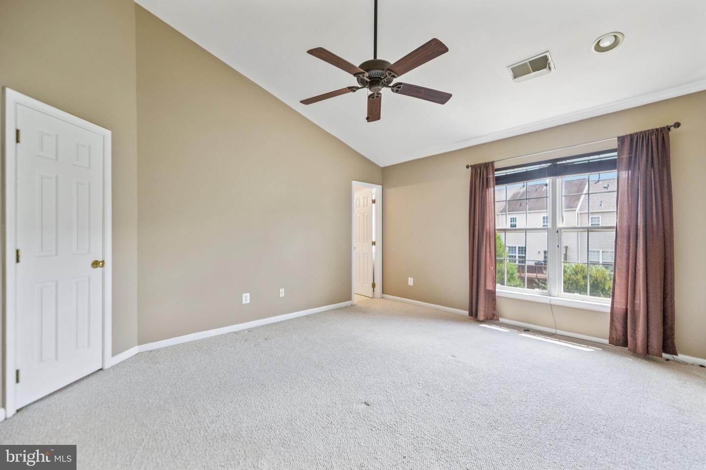 45507 TRAIL RUN TER, STERLING, Virginia 20164, 3 Bedrooms Bedrooms, ,2 BathroomsBathrooms,Residential,For sale,45507 TRAIL RUN TER,VALO2097666 MLS # VALO2097666