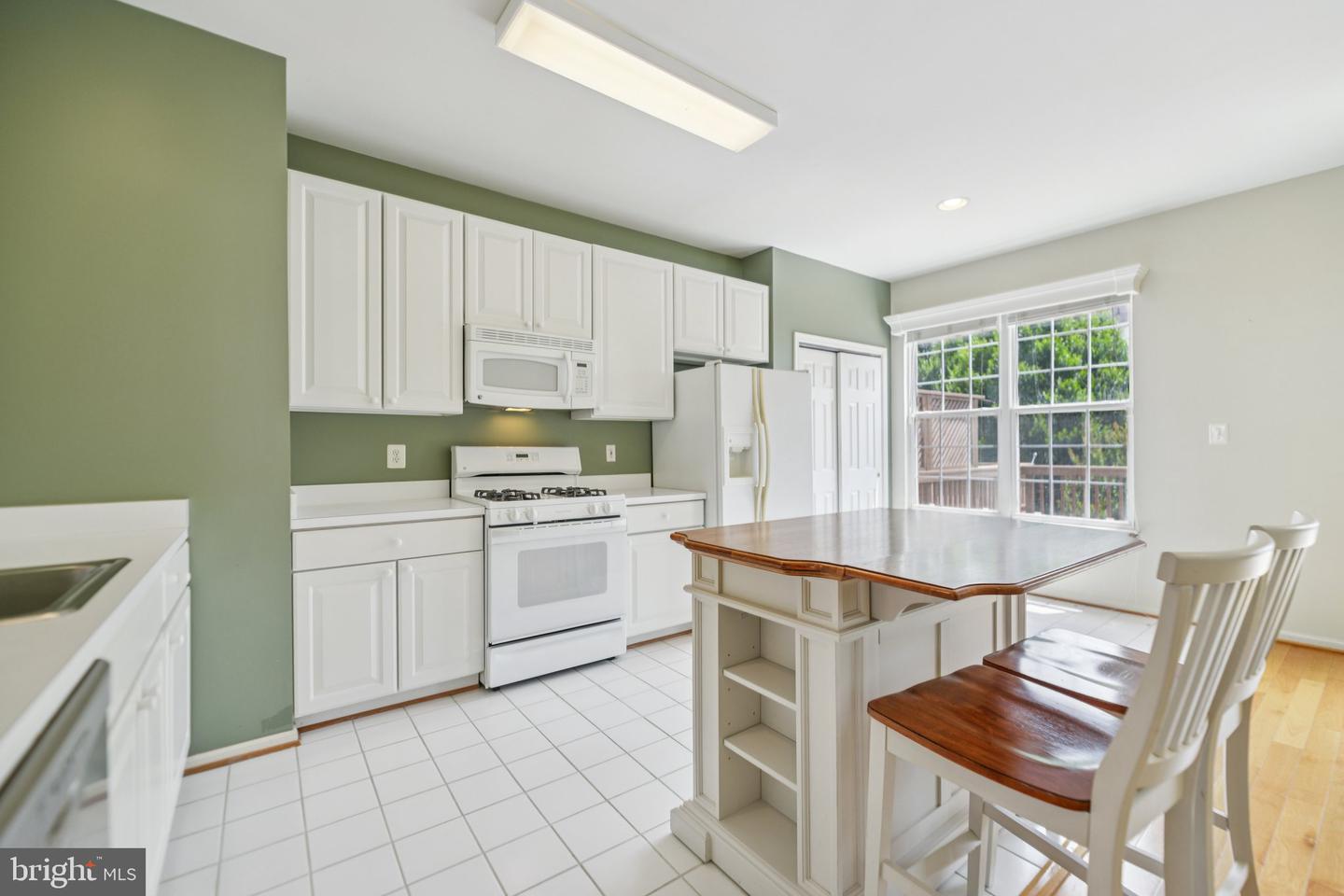 45507 TRAIL RUN TER, STERLING, Virginia 20164, 3 Bedrooms Bedrooms, ,2 BathroomsBathrooms,Residential,For sale,45507 TRAIL RUN TER,VALO2097666 MLS # VALO2097666