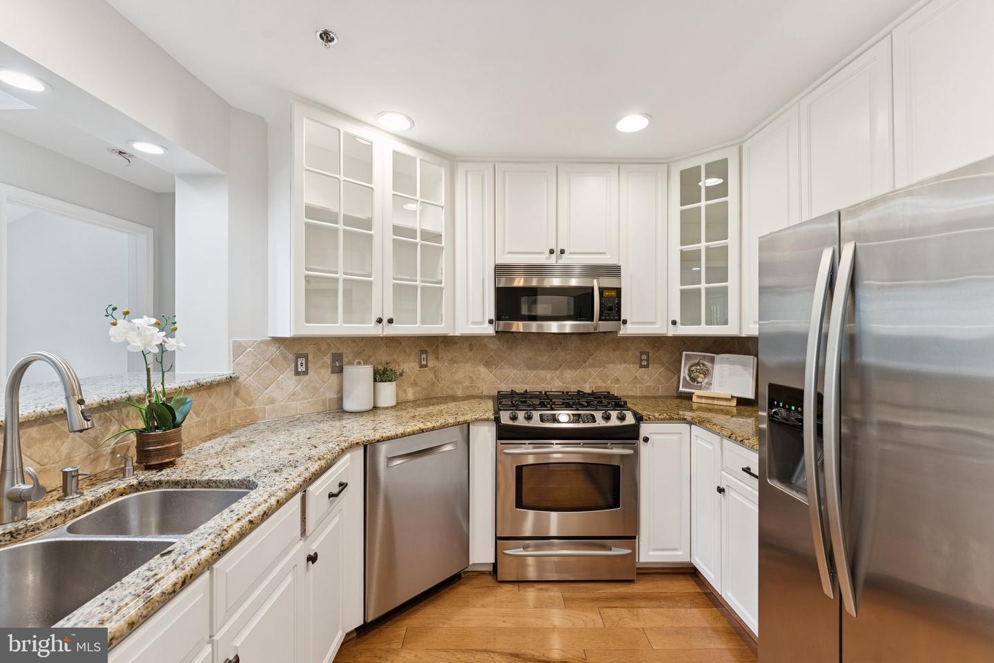 2330 14TH ST N #408, ARLINGTON, Virginia 22201, 3 Bedrooms Bedrooms, ,2 BathroomsBathrooms,Residential,For sale,2330 14TH ST N #408,VAAR2058282 MLS # VAAR2058282