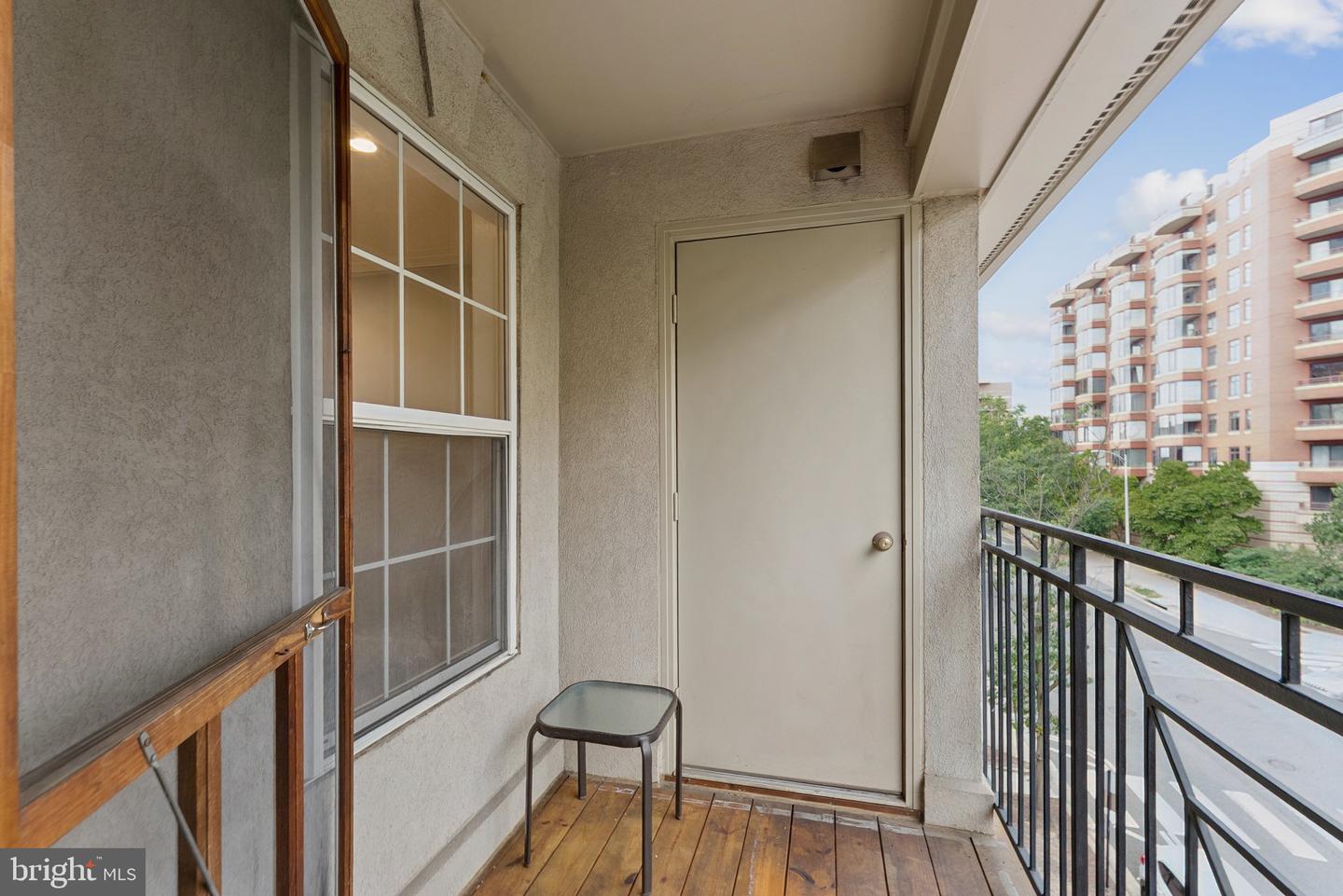 2330 14TH ST N #408, ARLINGTON, Virginia 22201, 3 Bedrooms Bedrooms, ,2 BathroomsBathrooms,Residential,For sale,2330 14TH ST N #408,VAAR2058282 MLS # VAAR2058282