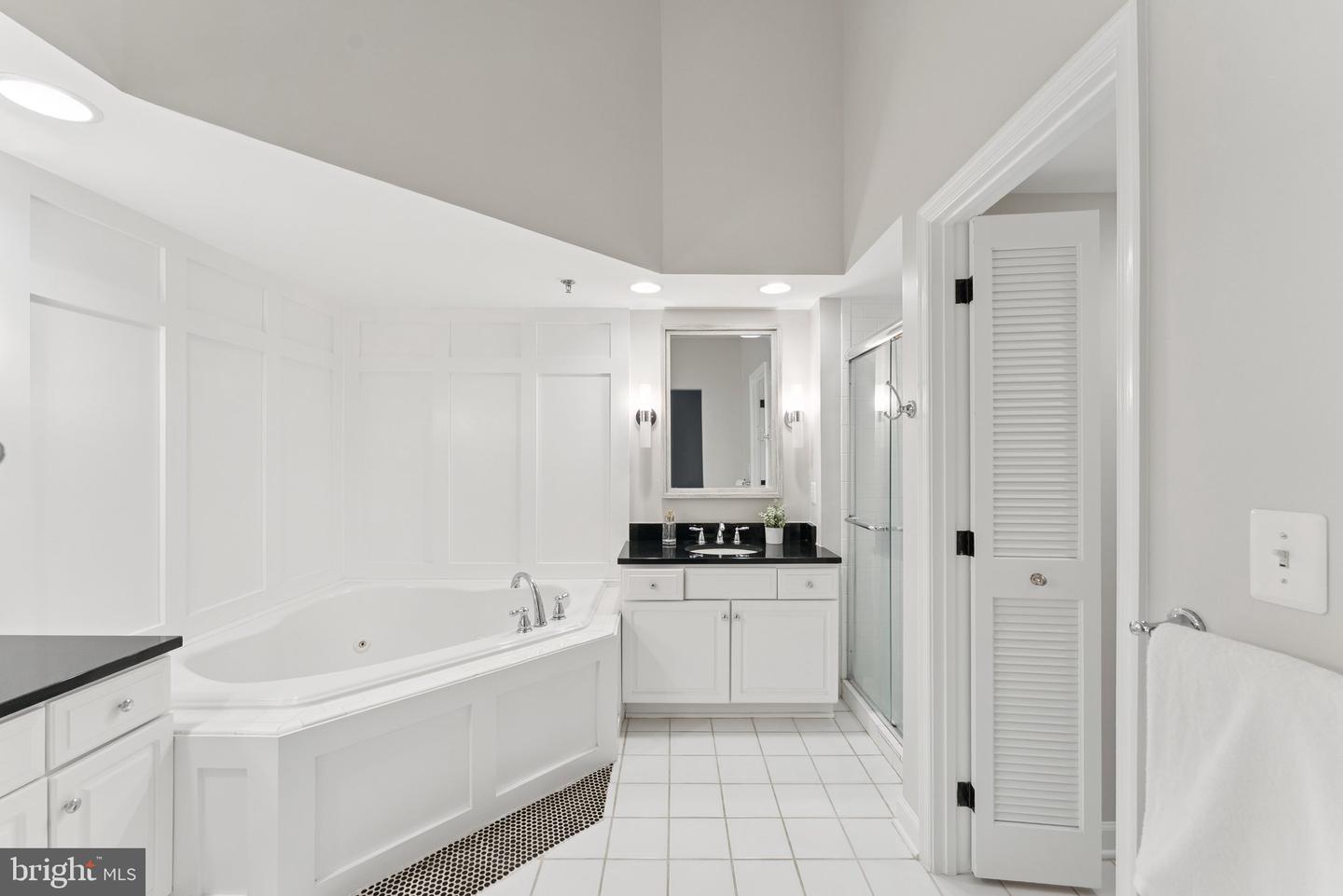 2330 14TH ST N #408, ARLINGTON, Virginia 22201, 3 Bedrooms Bedrooms, ,2 BathroomsBathrooms,Residential,For sale,2330 14TH ST N #408,VAAR2058282 MLS # VAAR2058282