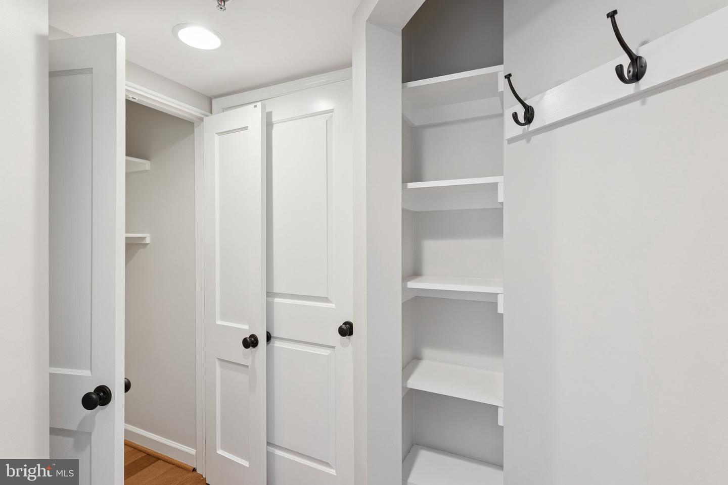2330 14TH ST N #408, ARLINGTON, Virginia 22201, 3 Bedrooms Bedrooms, ,2 BathroomsBathrooms,Residential,For sale,2330 14TH ST N #408,VAAR2058282 MLS # VAAR2058282