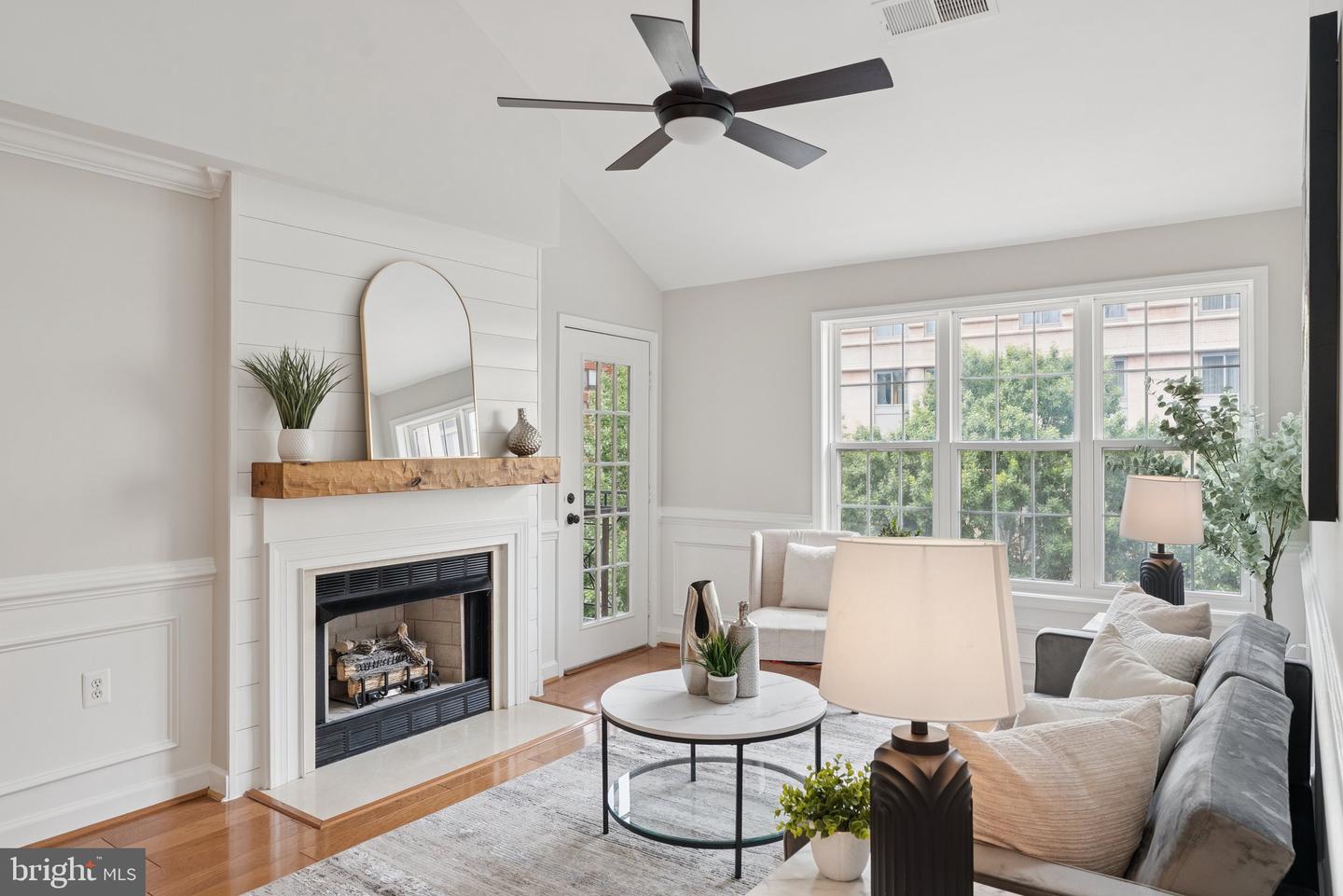 2330 14TH ST N #408, ARLINGTON, Virginia 22201, 3 Bedrooms Bedrooms, ,2 BathroomsBathrooms,Residential,For sale,2330 14TH ST N #408,VAAR2058282 MLS # VAAR2058282