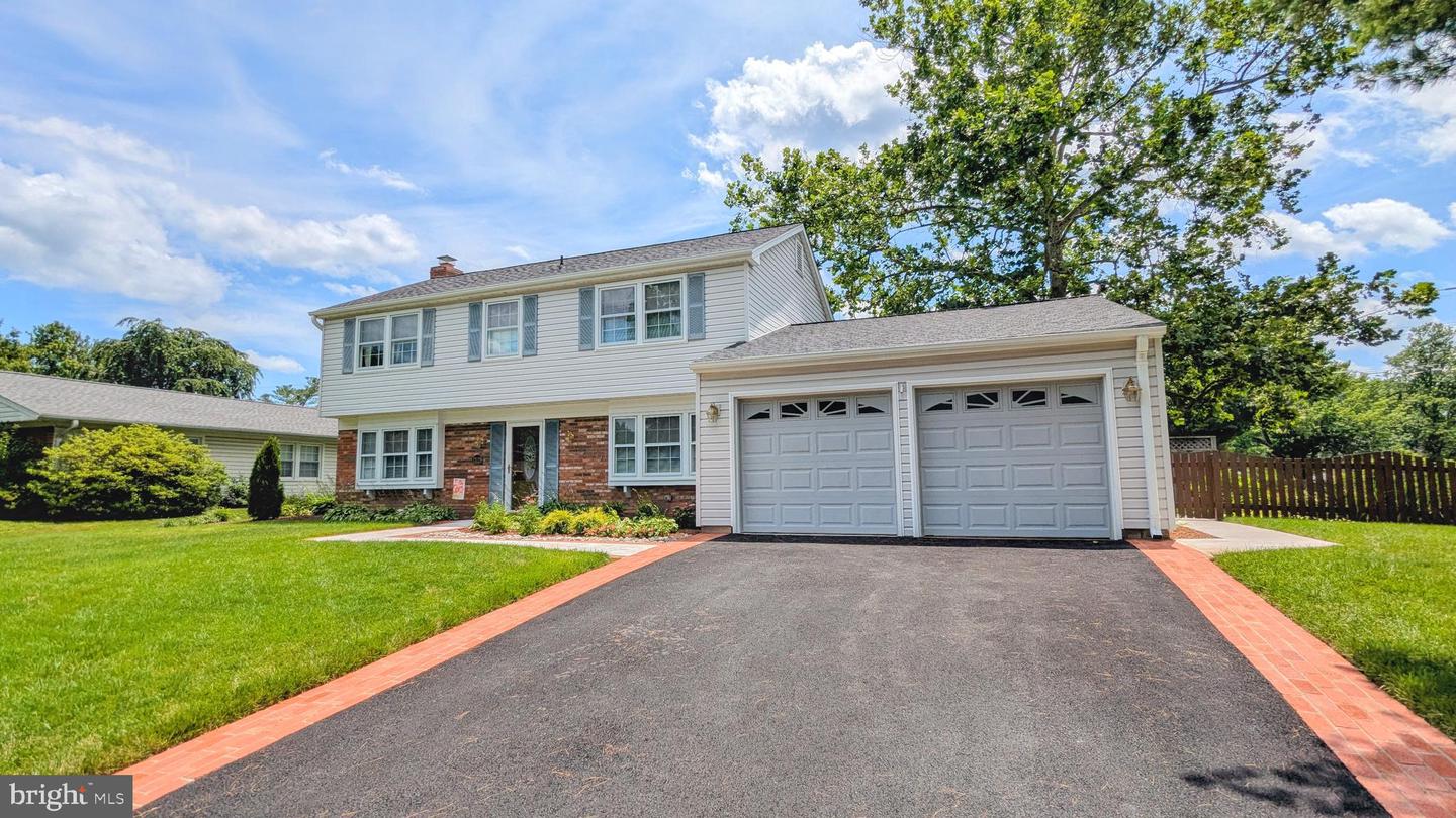 13129 PENNERVIEW LN, FAIRFAX, Virginia 22033, 4 Bedrooms Bedrooms, ,2 BathroomsBathrooms,Residential,For sale,13129 PENNERVIEW LN,VAFX2243716 MLS # VAFX2243716