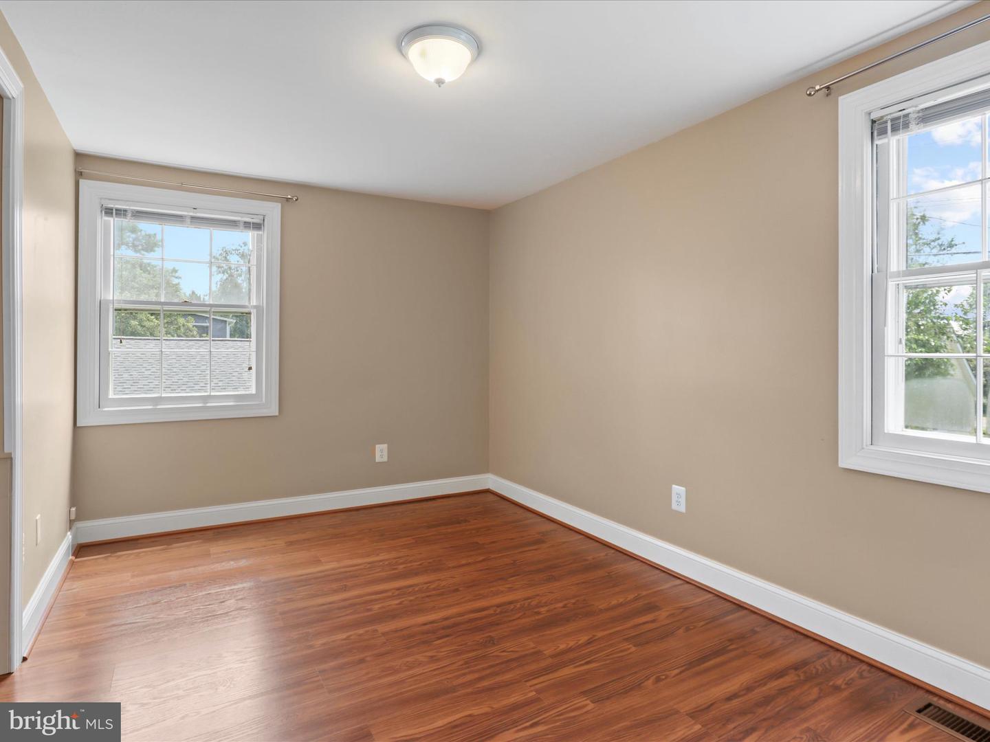 13129 PENNERVIEW LN, FAIRFAX, Virginia 22033, 4 Bedrooms Bedrooms, ,2 BathroomsBathrooms,Residential,For sale,13129 PENNERVIEW LN,VAFX2243716 MLS # VAFX2243716