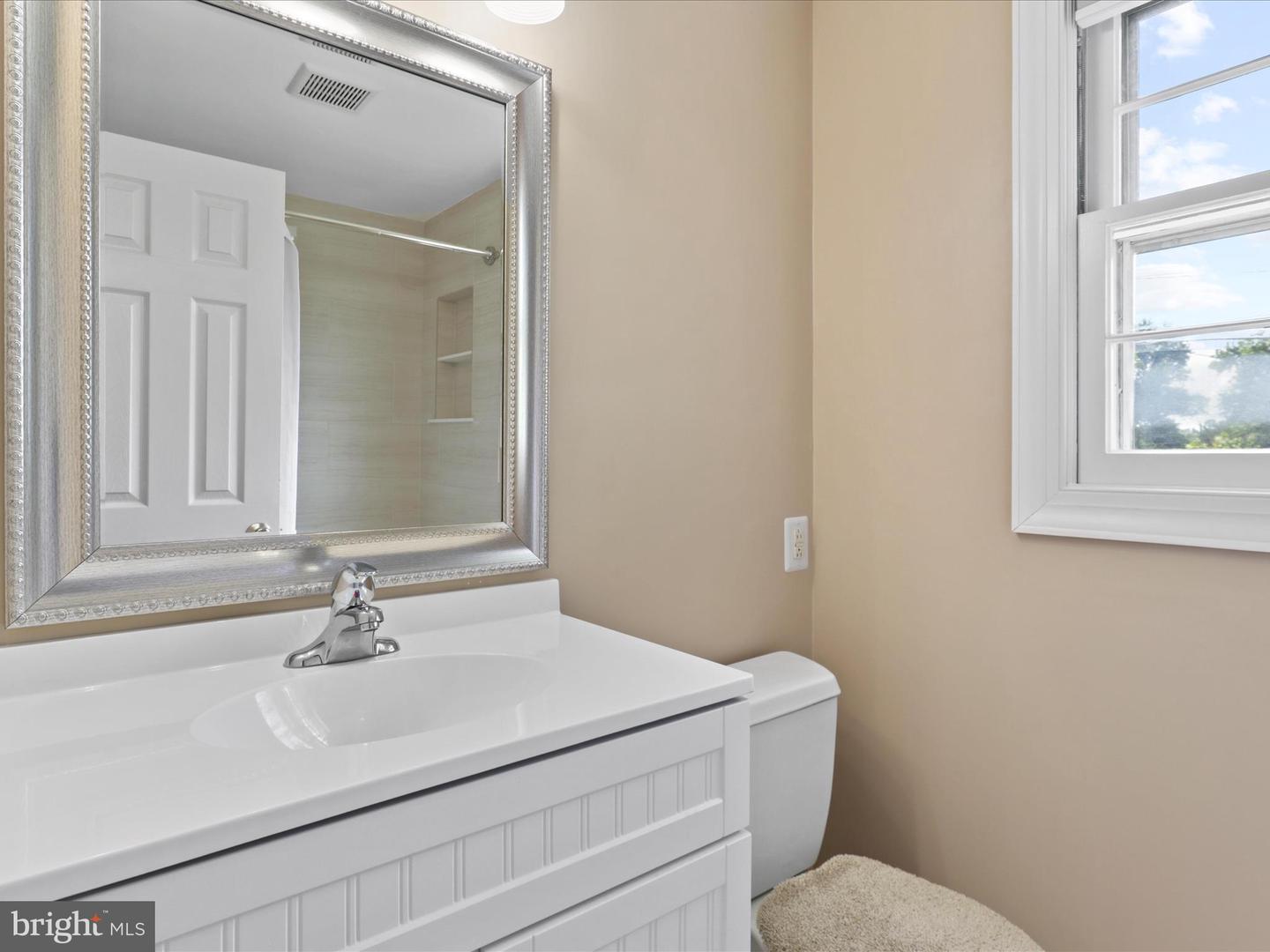 13129 PENNERVIEW LN, FAIRFAX, Virginia 22033, 4 Bedrooms Bedrooms, ,2 BathroomsBathrooms,Residential,For sale,13129 PENNERVIEW LN,VAFX2243716 MLS # VAFX2243716