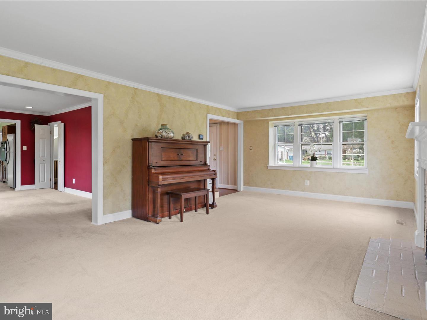13129 PENNERVIEW LN, FAIRFAX, Virginia 22033, 4 Bedrooms Bedrooms, ,2 BathroomsBathrooms,Residential,For sale,13129 PENNERVIEW LN,VAFX2243716 MLS # VAFX2243716