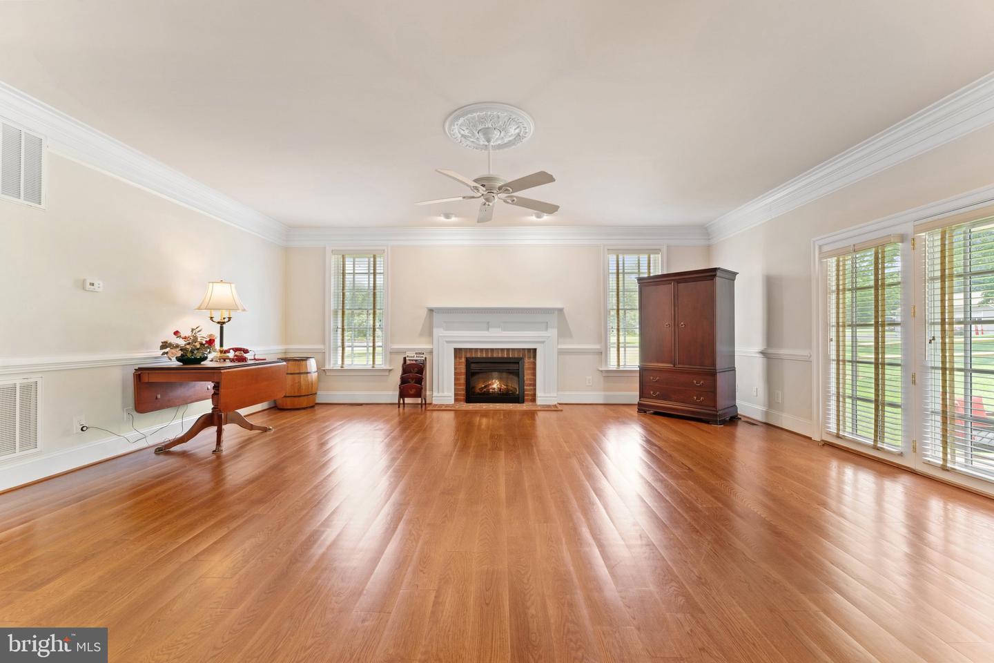 7054 LAKEVIEW DR, WARRENTON, Virginia 20187, 3 Bedrooms Bedrooms, ,2 BathroomsBathrooms,Residential,For sale,7054 LAKEVIEW DR,VAFQ2016824 MLS # VAFQ2016824