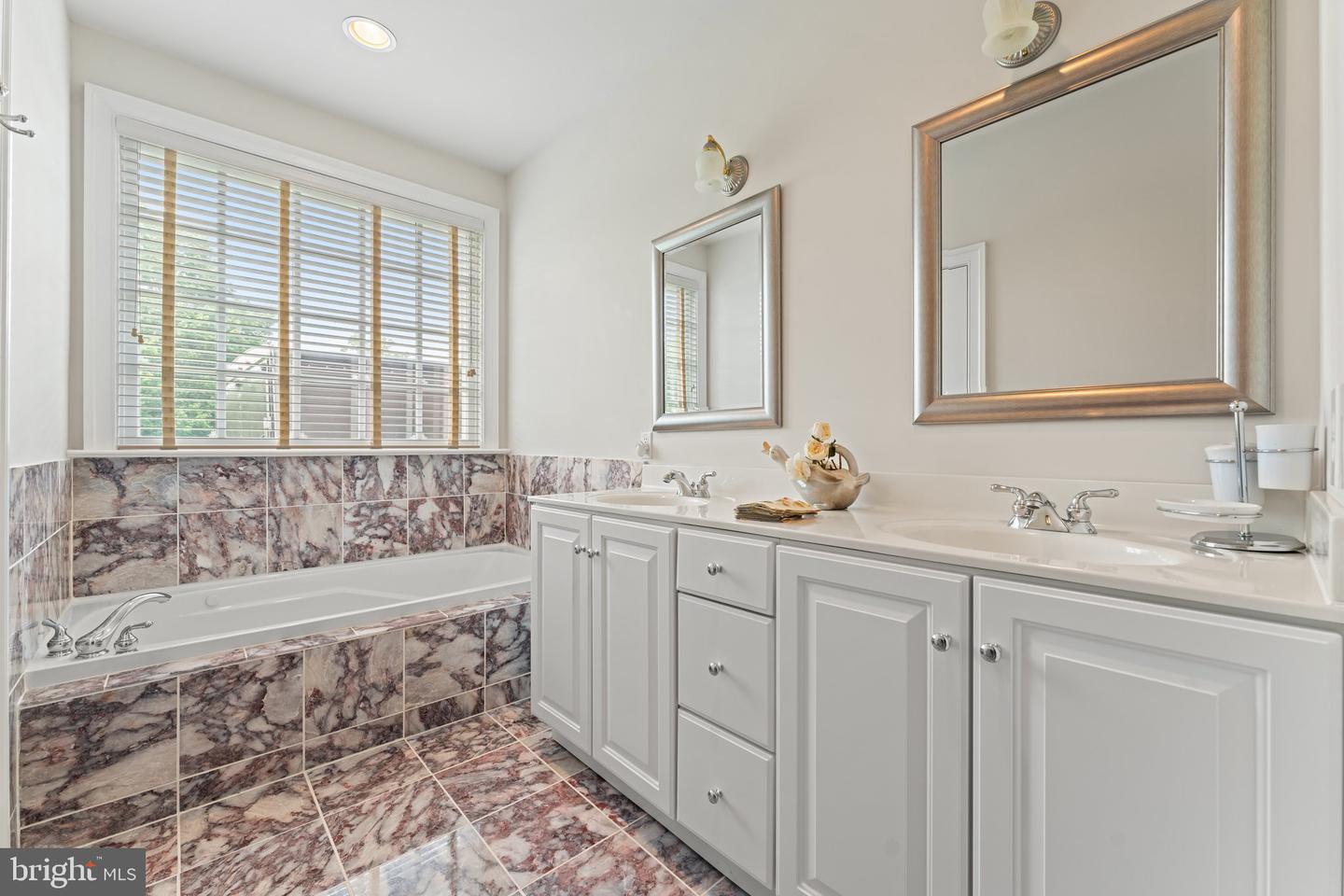 7054 LAKEVIEW DR, WARRENTON, Virginia 20187, 3 Bedrooms Bedrooms, ,2 BathroomsBathrooms,Residential,For sale,7054 LAKEVIEW DR,VAFQ2016824 MLS # VAFQ2016824