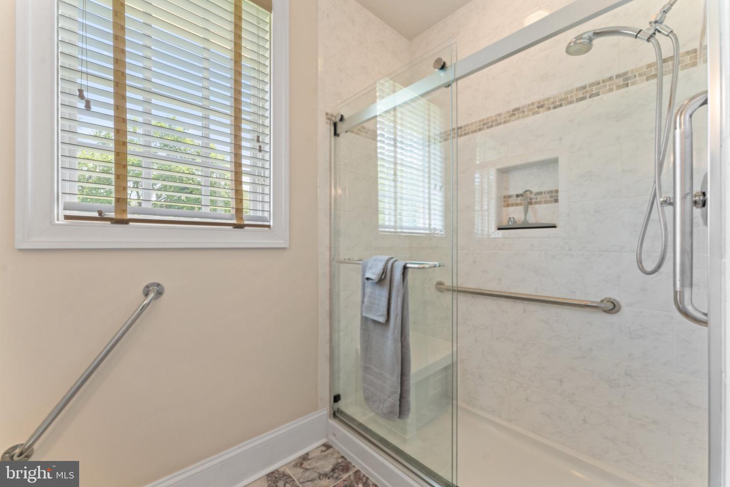 7054 LAKEVIEW DR, WARRENTON, Virginia 20187, 3 Bedrooms Bedrooms, ,2 BathroomsBathrooms,Residential,For sale,7054 LAKEVIEW DR,VAFQ2016824 MLS # VAFQ2016824