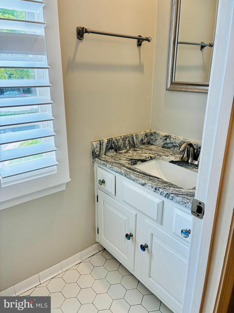 5431 PLYMOUTH MEADOWS CT, FAIRFAX, Virginia 22032, 4 Bedrooms Bedrooms, ,3 BathroomsBathrooms,Residential,For sale,5431 PLYMOUTH MEADOWS CT,VAFX2244064 MLS # VAFX2244064