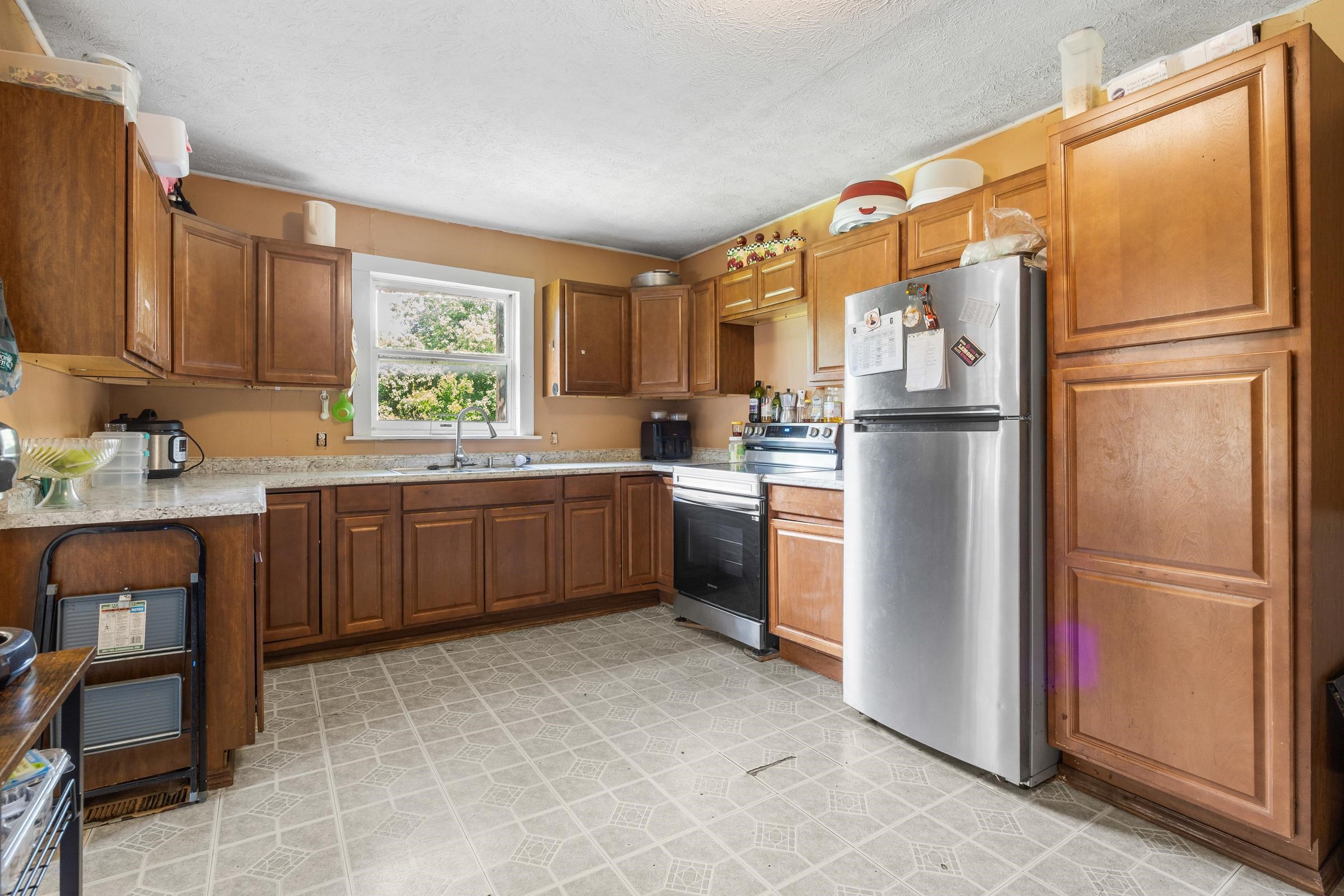263 SECOND AVE, MOUNT JACKSON, Virginia 22842, 3 Bedrooms Bedrooms, ,2 BathroomsBathrooms,Residential,263 SECOND AVE,666762 MLS # 666762