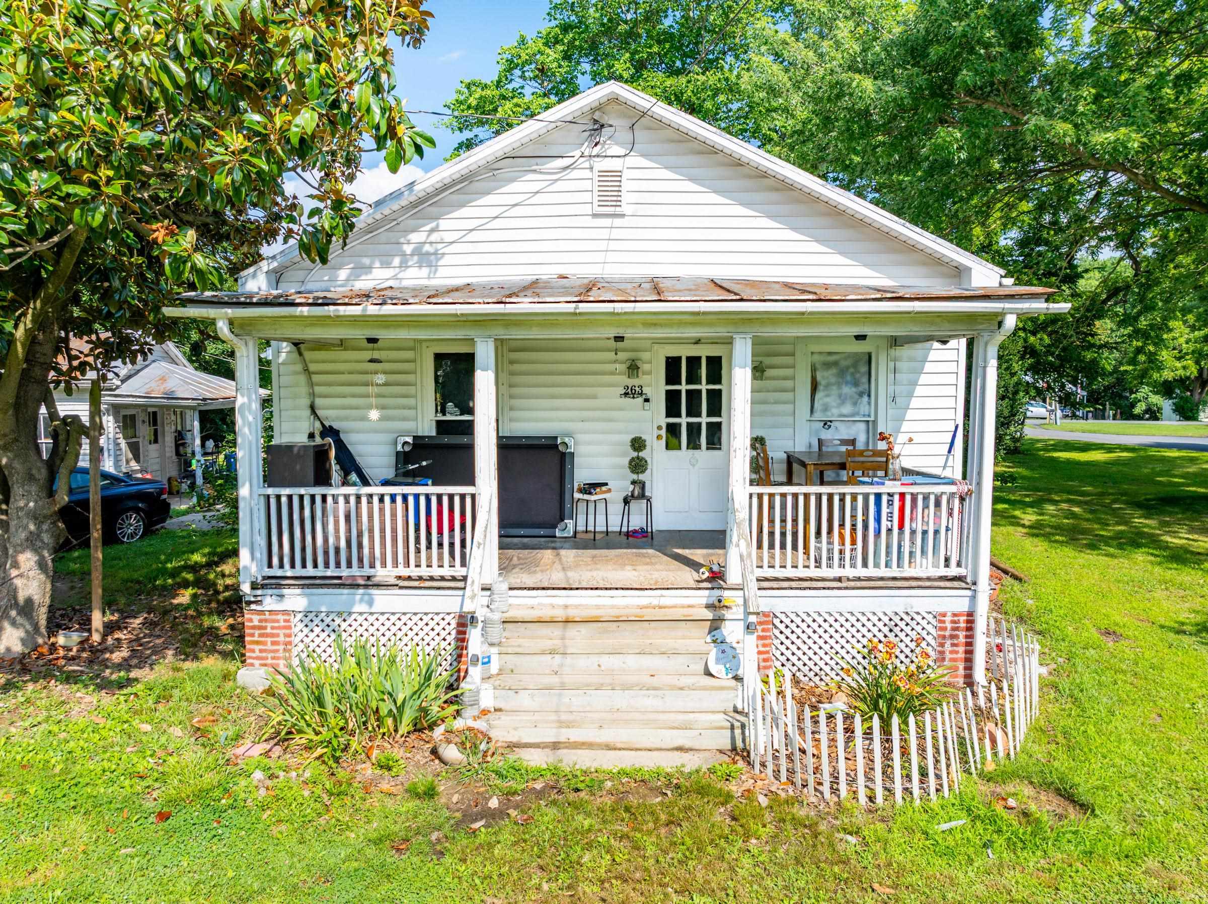 263 SECOND AVE, MOUNT JACKSON, Virginia 22842, 3 Bedrooms Bedrooms, ,2 BathroomsBathrooms,Residential,263 SECOND AVE,666762 MLS # 666762