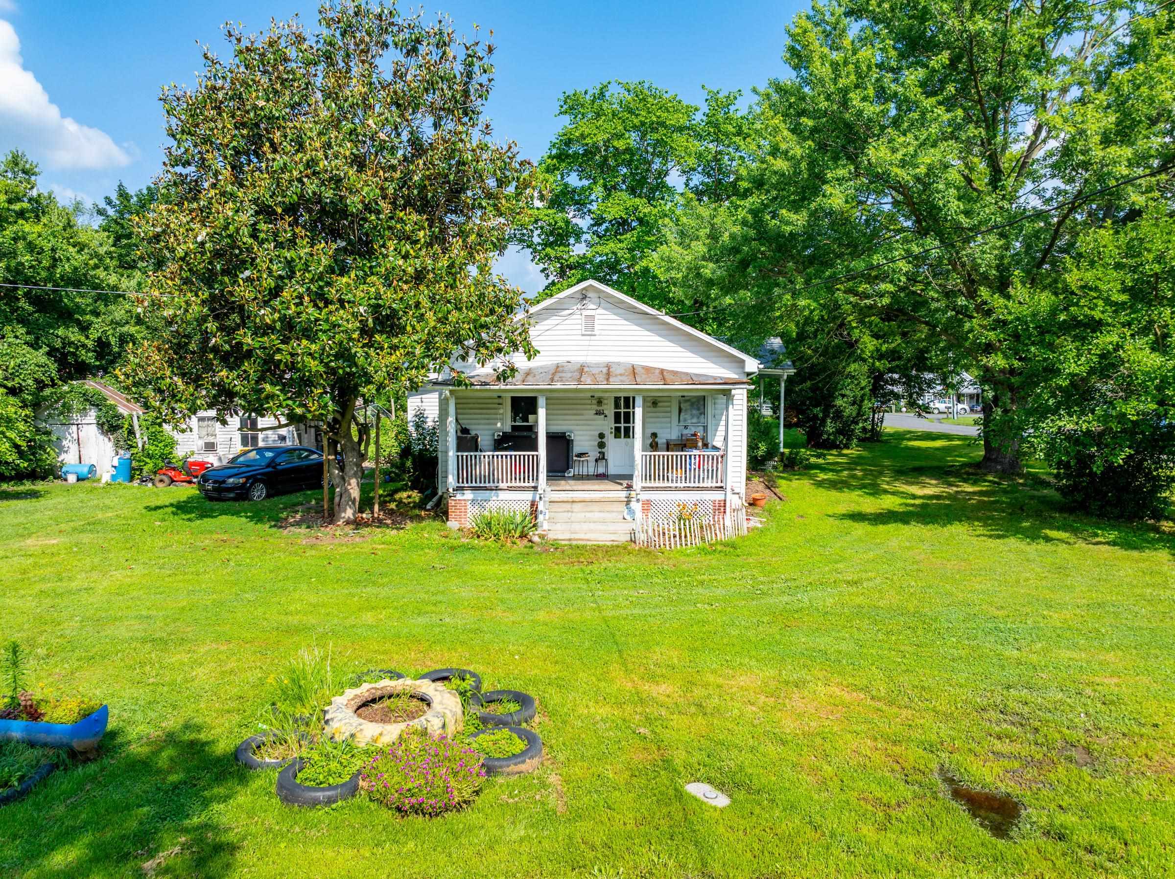 263 SECOND AVE, MOUNT JACKSON, Virginia 22842, 3 Bedrooms Bedrooms, ,2 BathroomsBathrooms,Residential,263 SECOND AVE,666762 MLS # 666762
