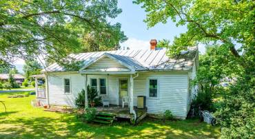 263 SECOND AVE, MOUNT JACKSON, Virginia 22842, 3 Bedrooms Bedrooms, ,2 BathroomsBathrooms,Residential,263 SECOND AVE,666762 MLS # 666762