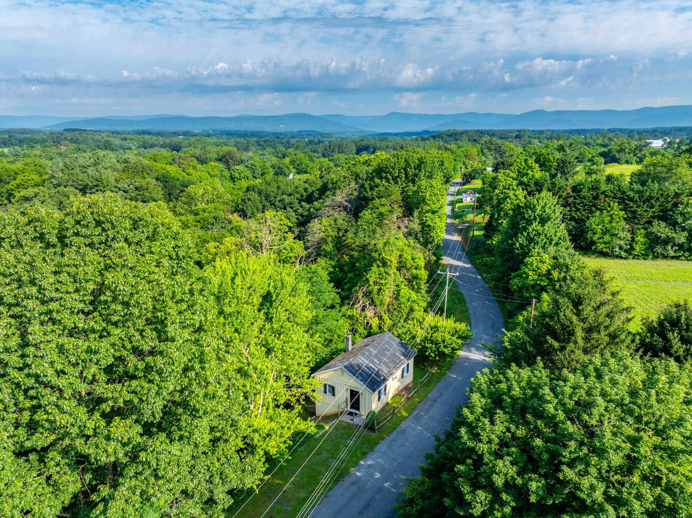 493 UNION FORGE CHURCH RD, EDINBURG, Virginia 22824, 2 Bedrooms Bedrooms, ,1 BathroomBathrooms,Residential,493 UNION FORGE CHURCH RD,666763 MLS # 666763