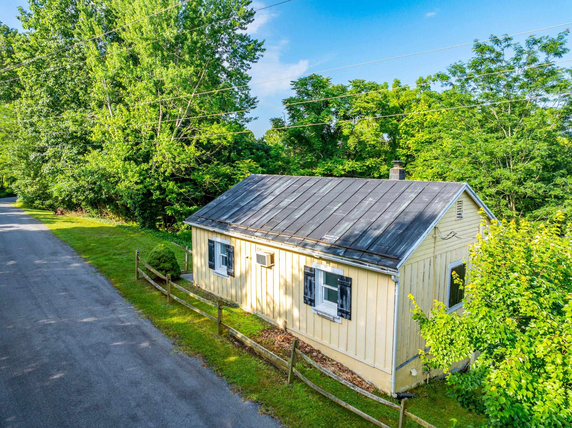 493 UNION FORGE CHURCH RD, EDINBURG, Virginia 22824, 2 Bedrooms Bedrooms, ,1 BathroomBathrooms,Residential,493 UNION FORGE CHURCH RD,666763 MLS # 666763