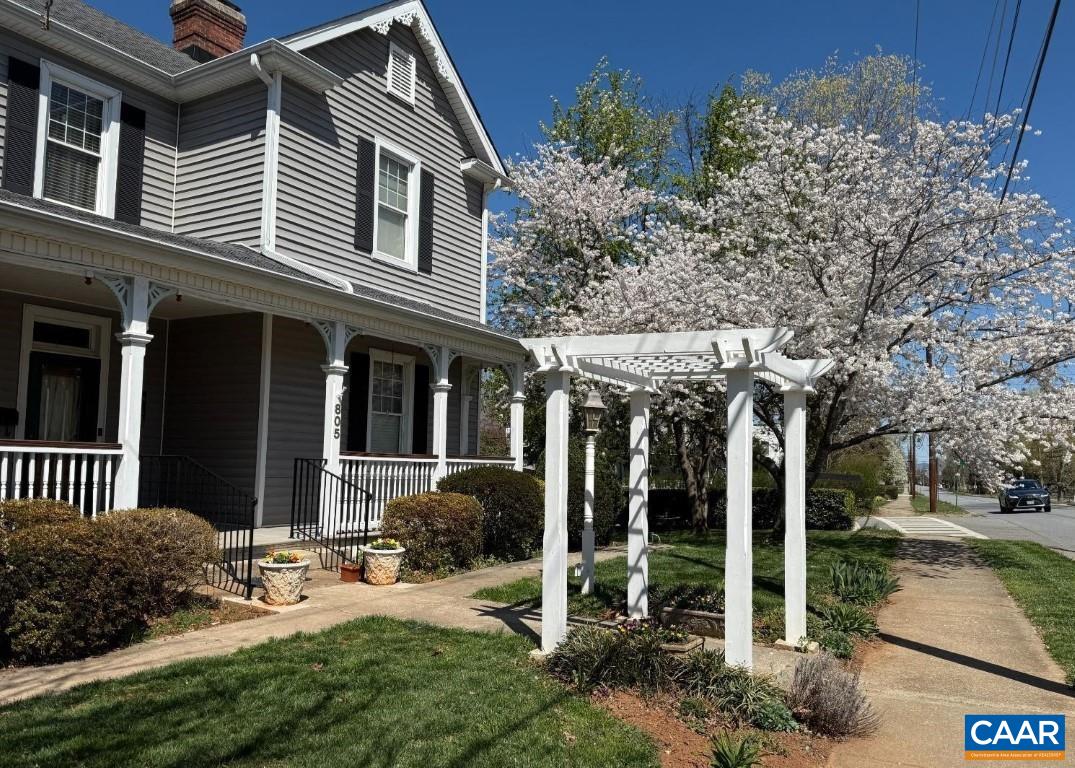 805 LONGWOOD AVE, BEDFORD, Virginia 24523, 4 Bedrooms Bedrooms, ,3 BathroomsBathrooms,Residential,805 LONGWOOD AVE,666764 MLS # 666764
