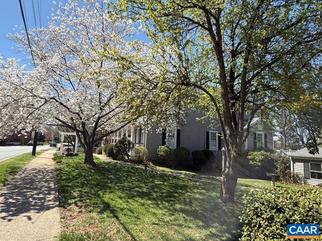 805 LONGWOOD AVE, BEDFORD, Virginia 24523, 4 Bedrooms Bedrooms, ,3 BathroomsBathrooms,Residential,805 LONGWOOD AVE,666764 MLS # 666764