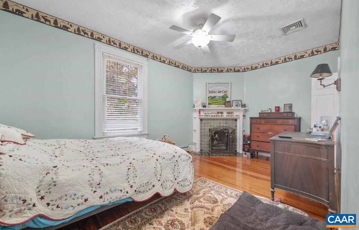 805 LONGWOOD AVE, BEDFORD, Virginia 24523, 4 Bedrooms Bedrooms, ,3 BathroomsBathrooms,Residential,805 LONGWOOD AVE,666764 MLS # 666764