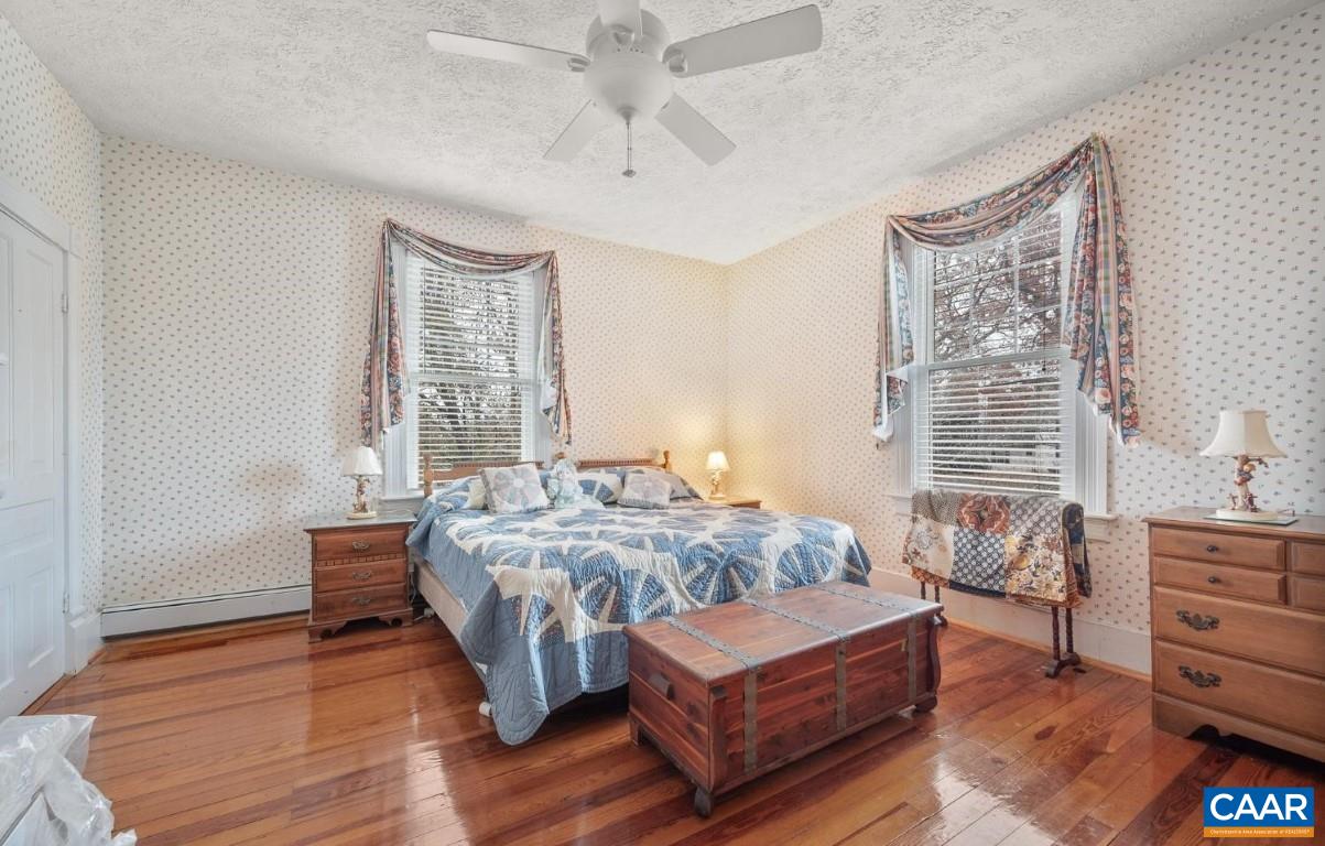805 LONGWOOD AVE, BEDFORD, Virginia 24523, 4 Bedrooms Bedrooms, ,3 BathroomsBathrooms,Residential,805 LONGWOOD AVE,666764 MLS # 666764