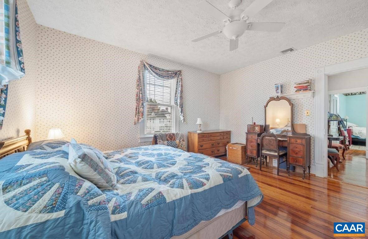 805 LONGWOOD AVE, BEDFORD, Virginia 24523, 4 Bedrooms Bedrooms, ,3 BathroomsBathrooms,Residential,805 LONGWOOD AVE,666764 MLS # 666764
