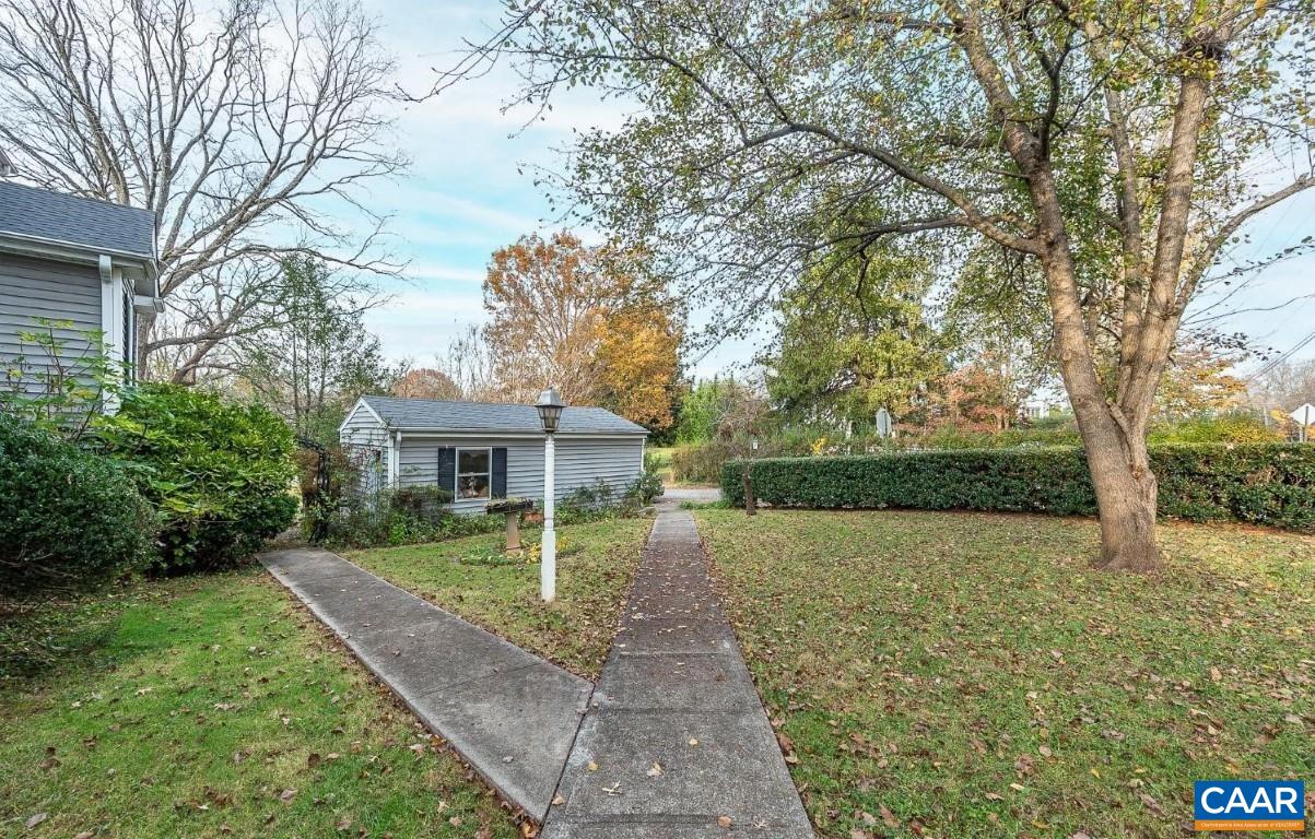805 LONGWOOD AVE, BEDFORD, Virginia 24523, 4 Bedrooms Bedrooms, ,3 BathroomsBathrooms,Residential,805 LONGWOOD AVE,666764 MLS # 666764