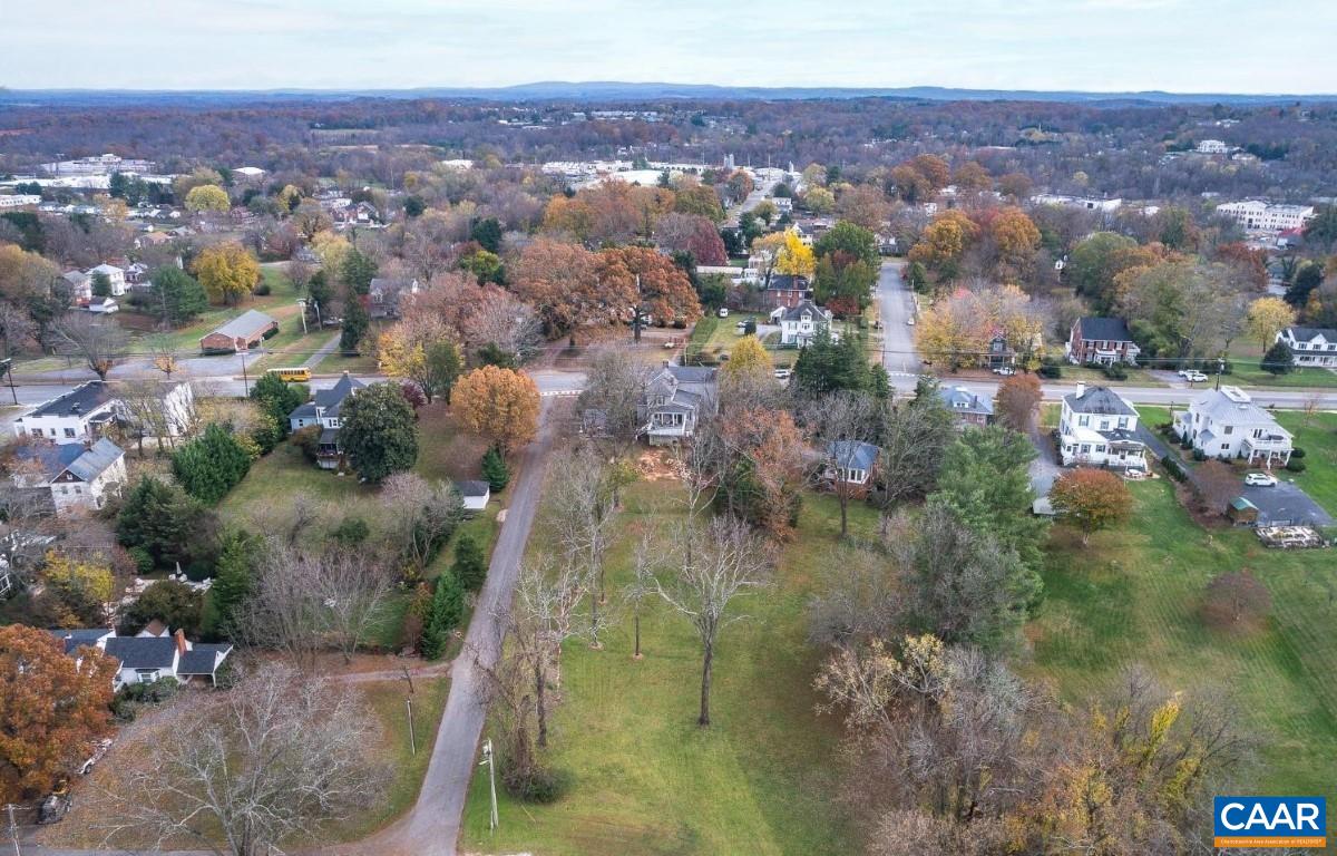 805 LONGWOOD AVE, BEDFORD, Virginia 24523, 4 Bedrooms Bedrooms, ,3 BathroomsBathrooms,Residential,805 LONGWOOD AVE,666764 MLS # 666764