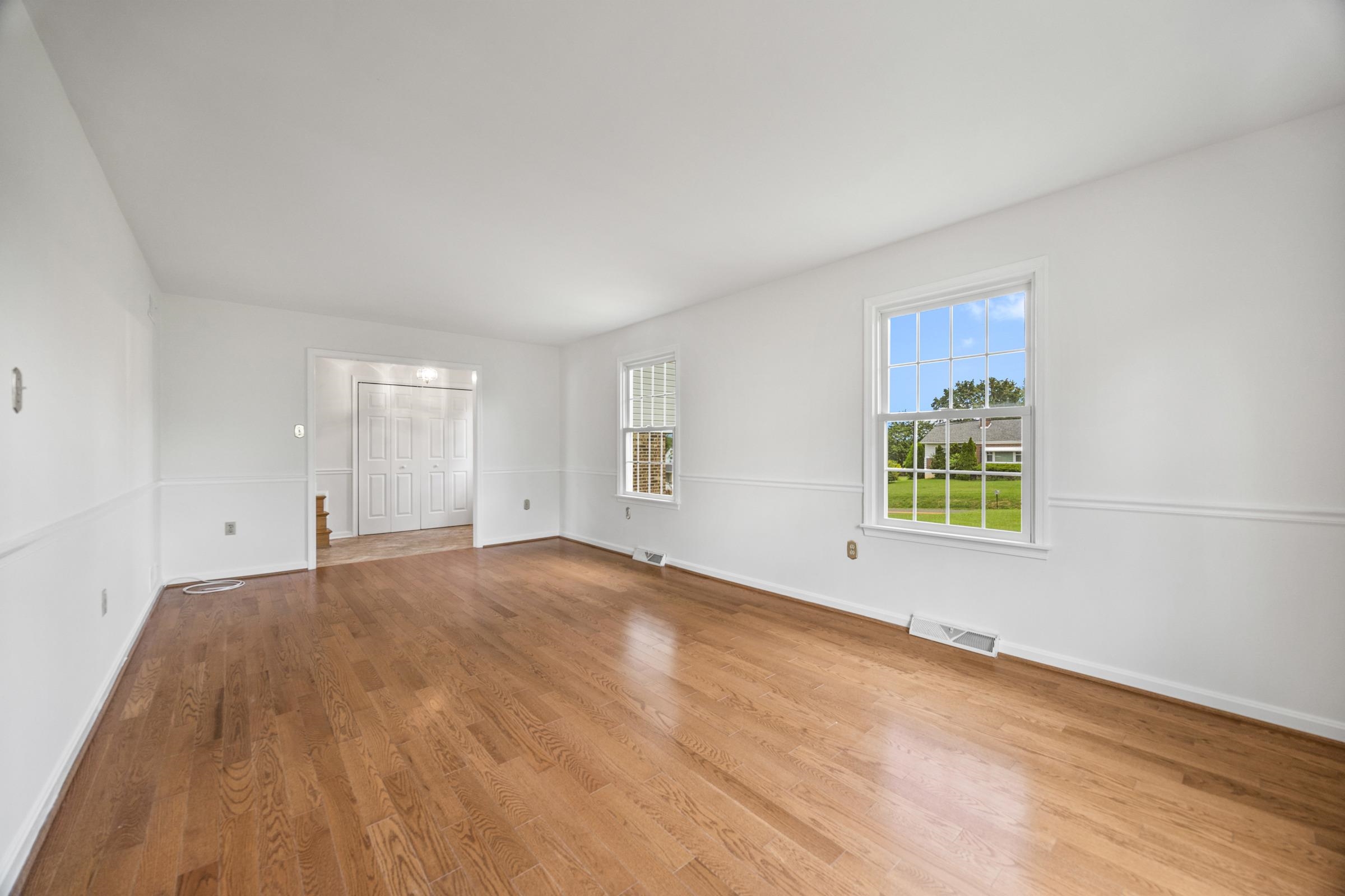 336 HOLLINGSWORTH RD, WOODSTOCK, Virginia 22664, 4 Bedrooms Bedrooms, ,2 BathroomsBathrooms,Residential,336 HOLLINGSWORTH RD,666765 MLS # 666765