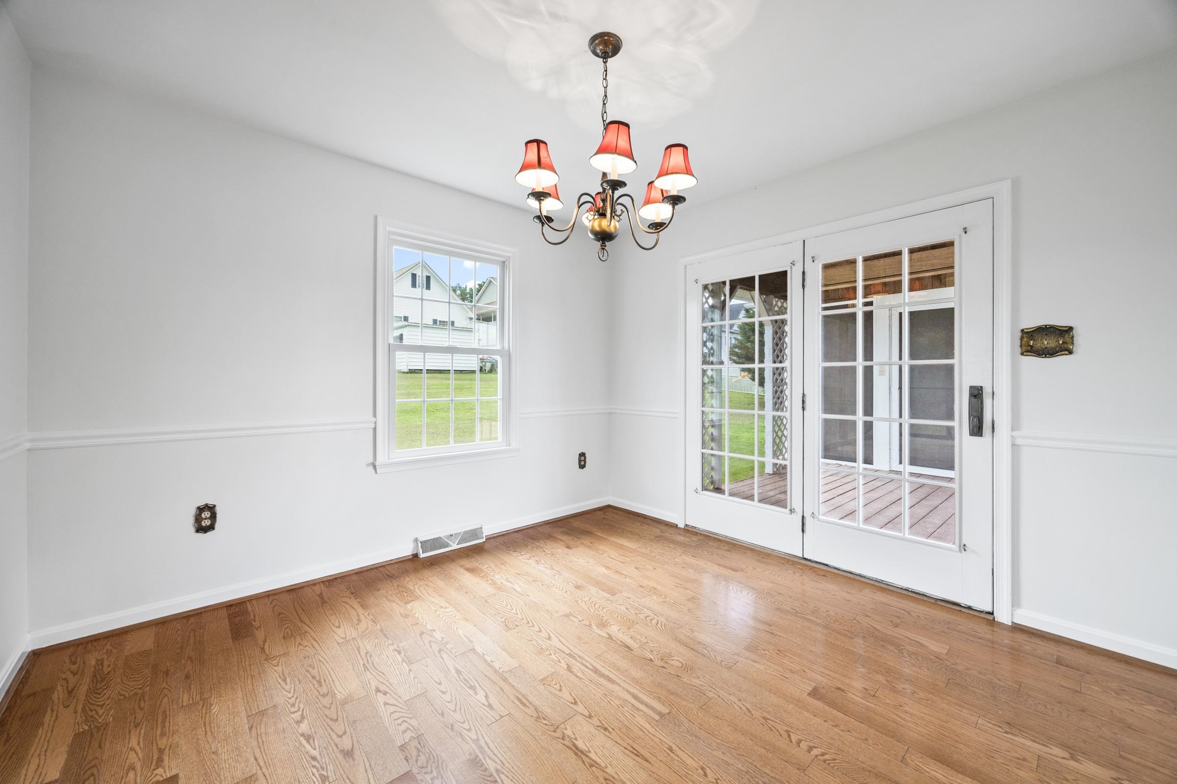 336 HOLLINGSWORTH RD, WOODSTOCK, Virginia 22664, 4 Bedrooms Bedrooms, ,2 BathroomsBathrooms,Residential,336 HOLLINGSWORTH RD,666765 MLS # 666765