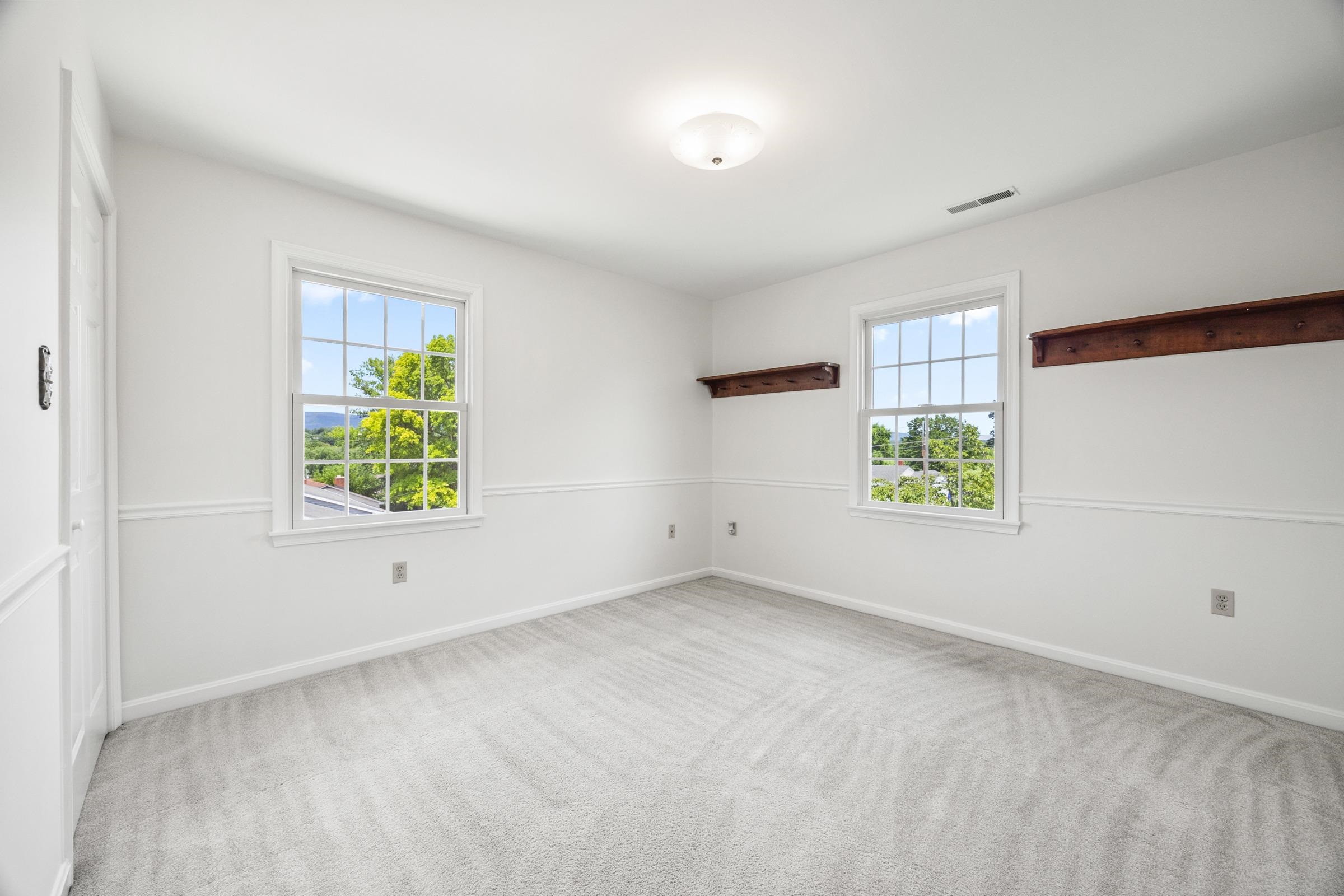 336 HOLLINGSWORTH RD, WOODSTOCK, Virginia 22664, 4 Bedrooms Bedrooms, ,2 BathroomsBathrooms,Residential,336 HOLLINGSWORTH RD,666765 MLS # 666765
