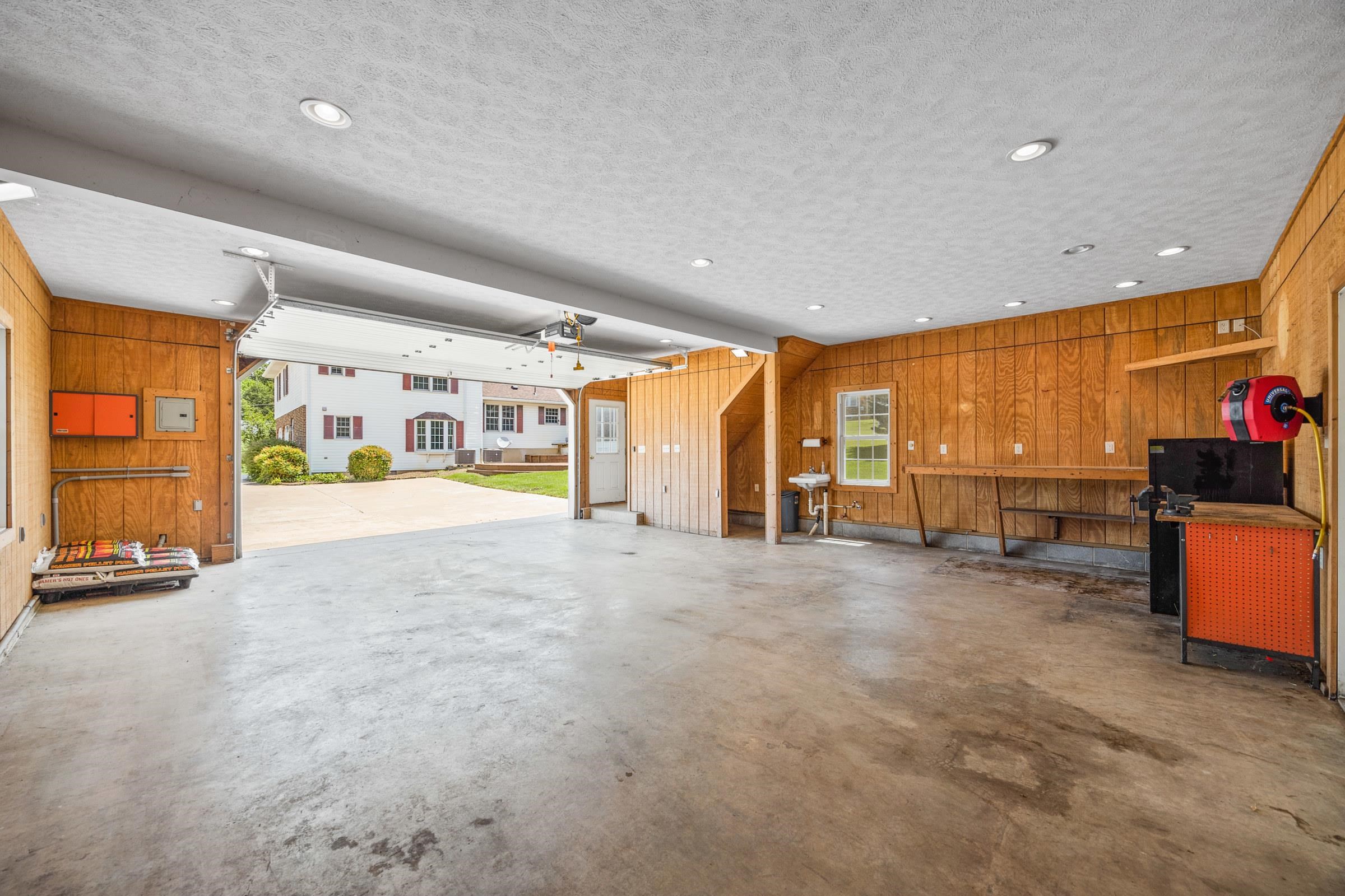 336 HOLLINGSWORTH RD, WOODSTOCK, Virginia 22664, 4 Bedrooms Bedrooms, ,2 BathroomsBathrooms,Residential,336 HOLLINGSWORTH RD,666765 MLS # 666765