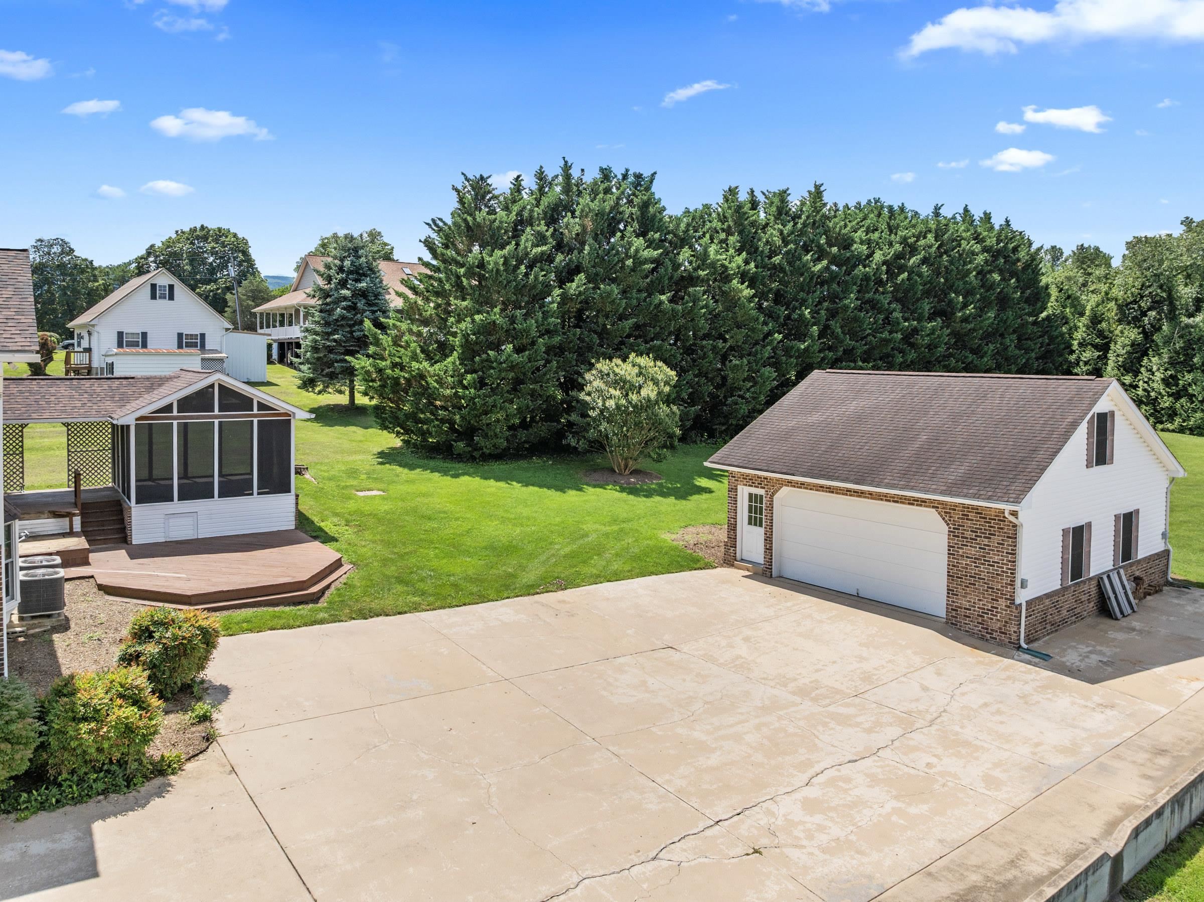 336 HOLLINGSWORTH RD, WOODSTOCK, Virginia 22664, 4 Bedrooms Bedrooms, ,2 BathroomsBathrooms,Residential,336 HOLLINGSWORTH RD,666765 MLS # 666765