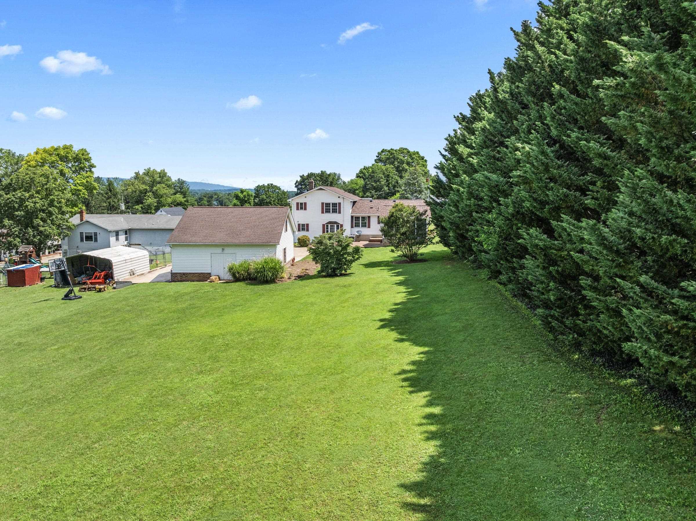 336 HOLLINGSWORTH RD, WOODSTOCK, Virginia 22664, 4 Bedrooms Bedrooms, ,2 BathroomsBathrooms,Residential,336 HOLLINGSWORTH RD,666765 MLS # 666765